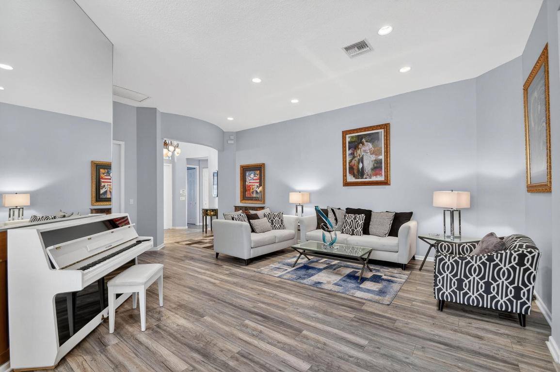 1848 Via Castello Wellington, FL 33411