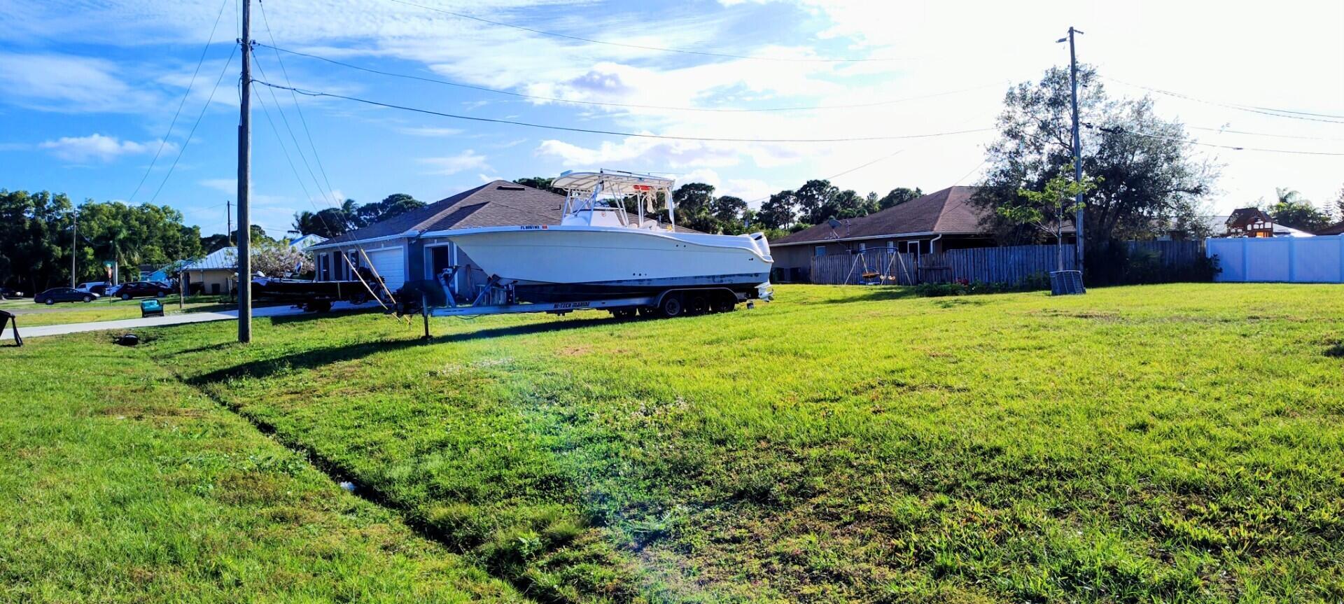 2772 SE Garfield Ave Port St Lucie, FL 34952