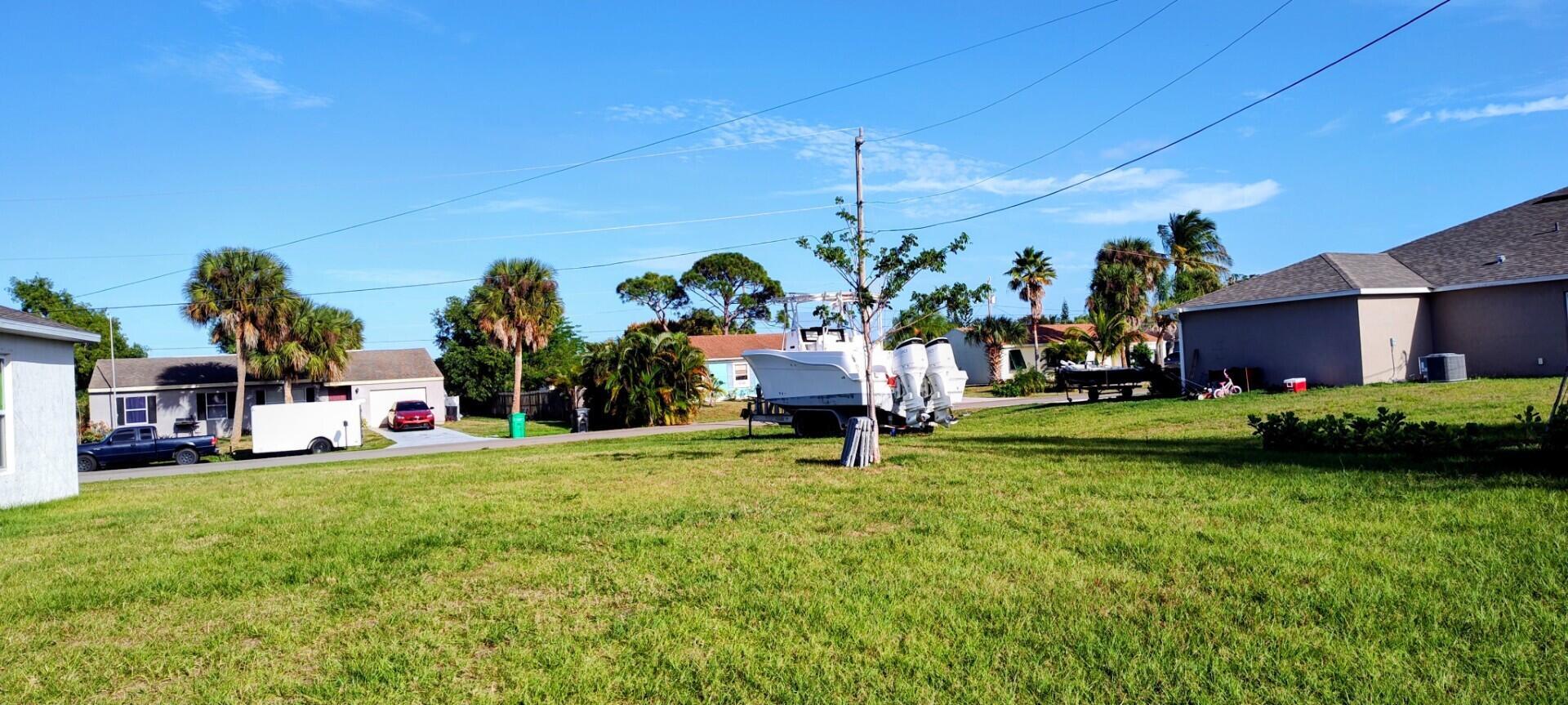 2772 SE Garfield Ave Port St Lucie, FL 34952