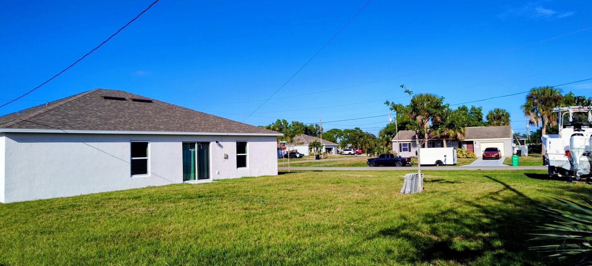 2772 SE Garfield Ave Port St Lucie, FL 34952