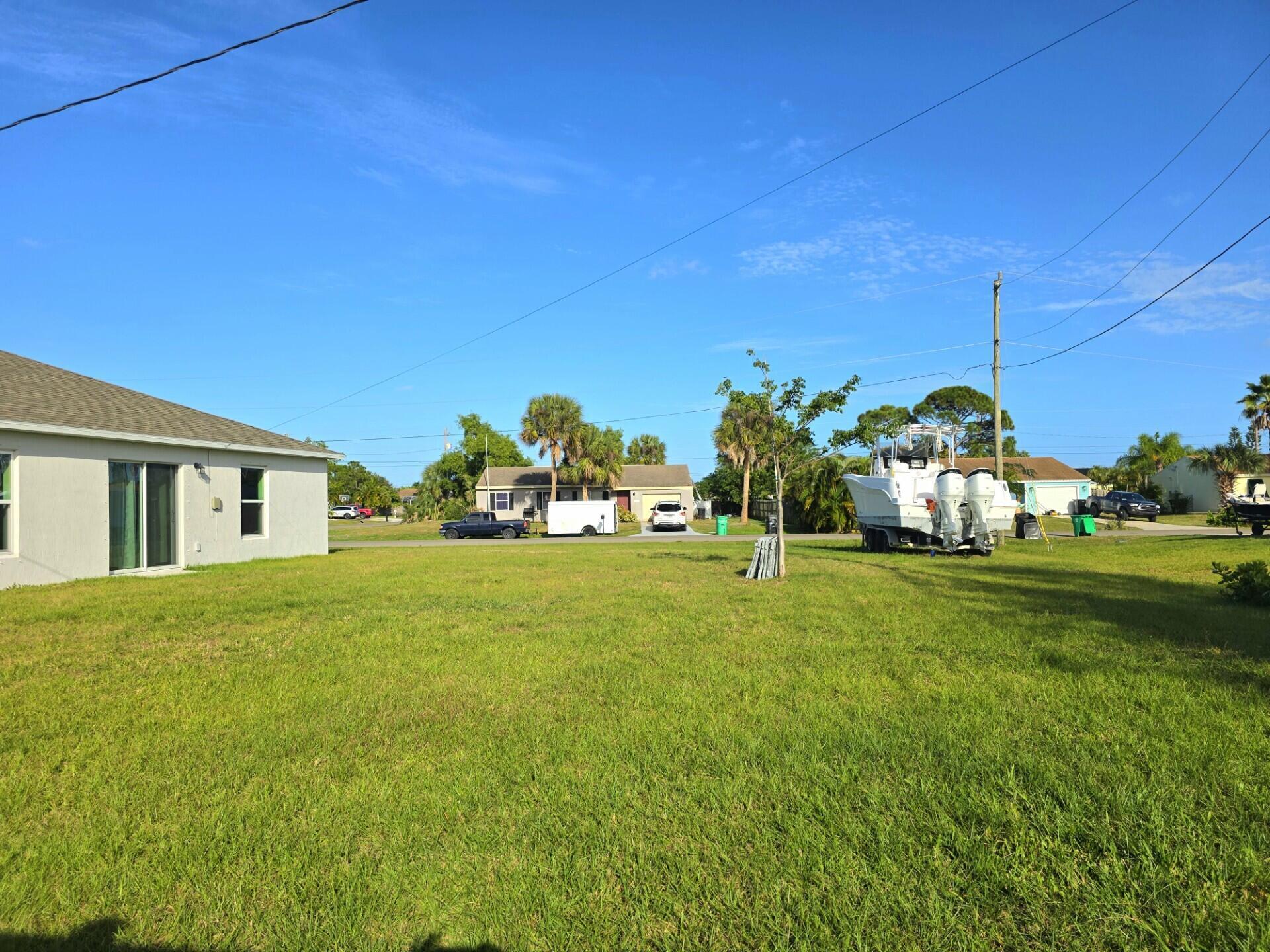 2772 SE Garfield Ave Port St Lucie, FL 34952