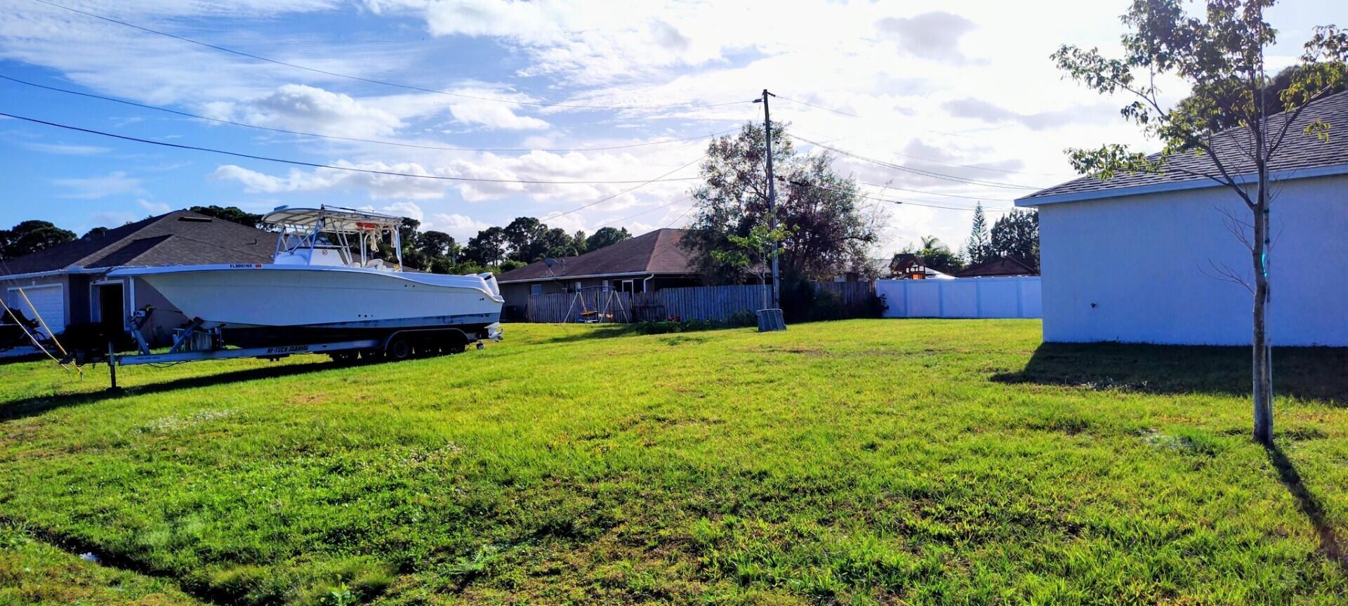 2772 SE Garfield Ave Port St Lucie, FL 34952