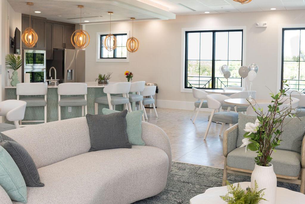 8436 Pequod Ave #Cedar 123 Vero Beach, FL 32960