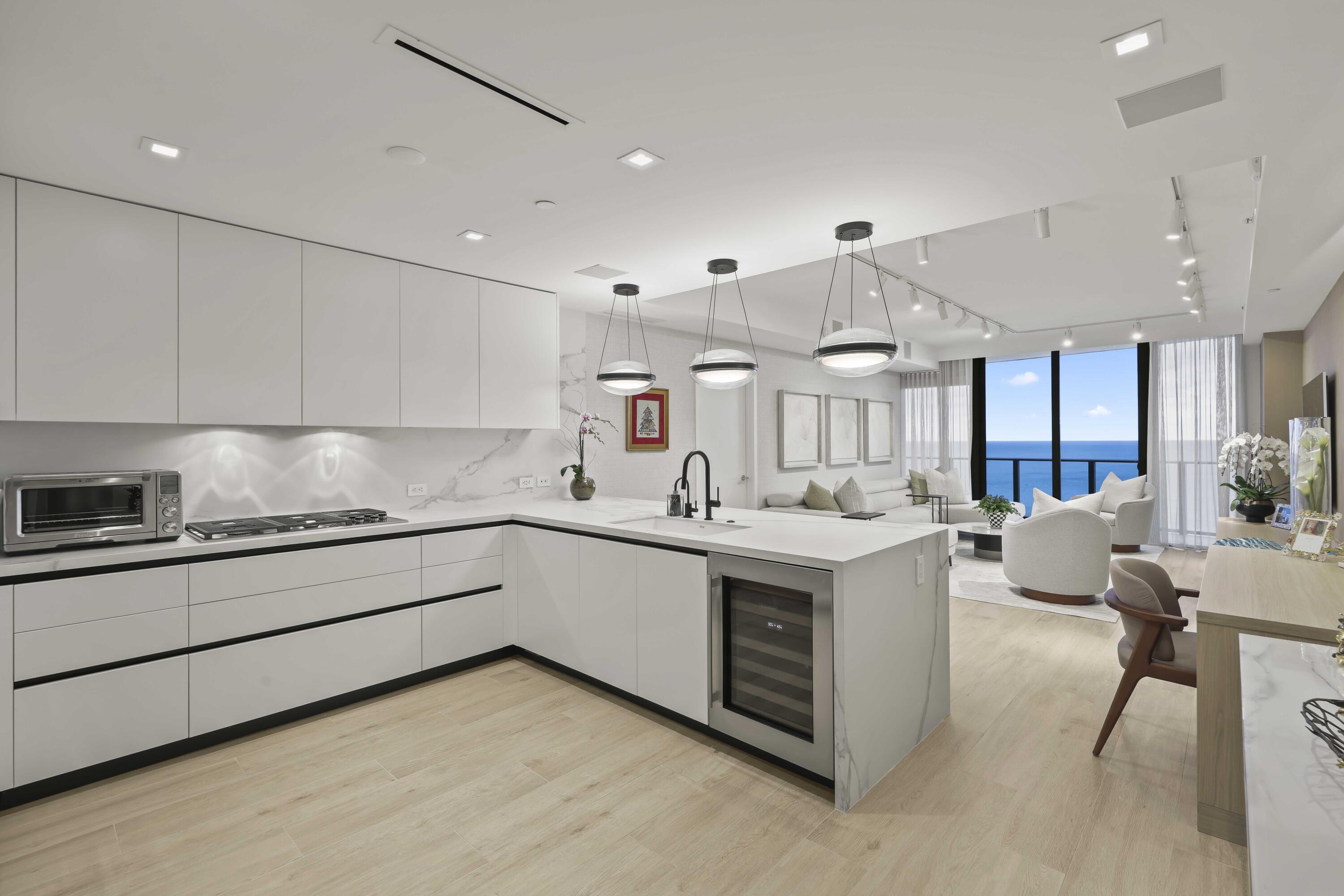 1116 N Ocean #805 Pompano Beach, FL 33062