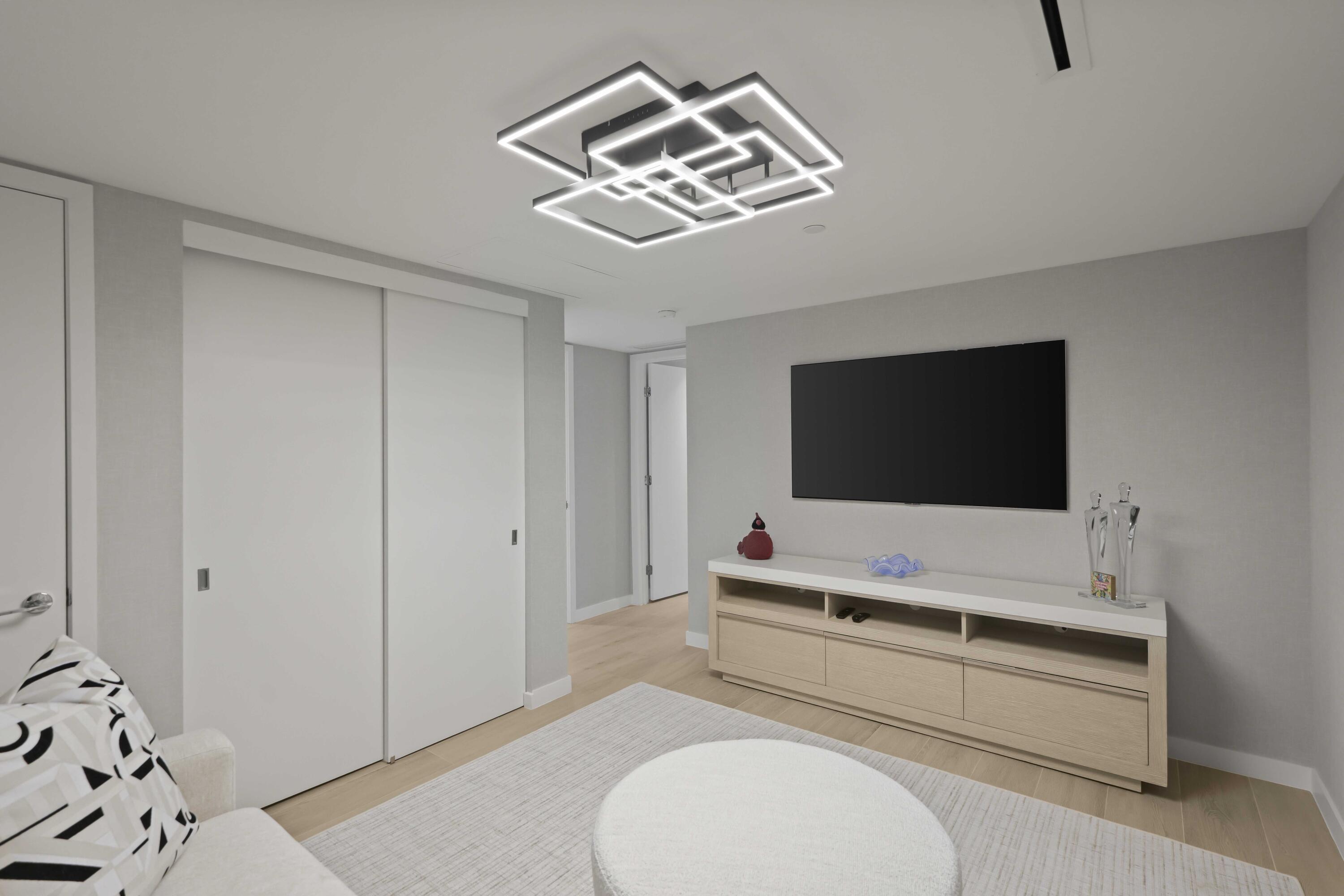 1116 N Ocean #805 Pompano Beach, FL 33062