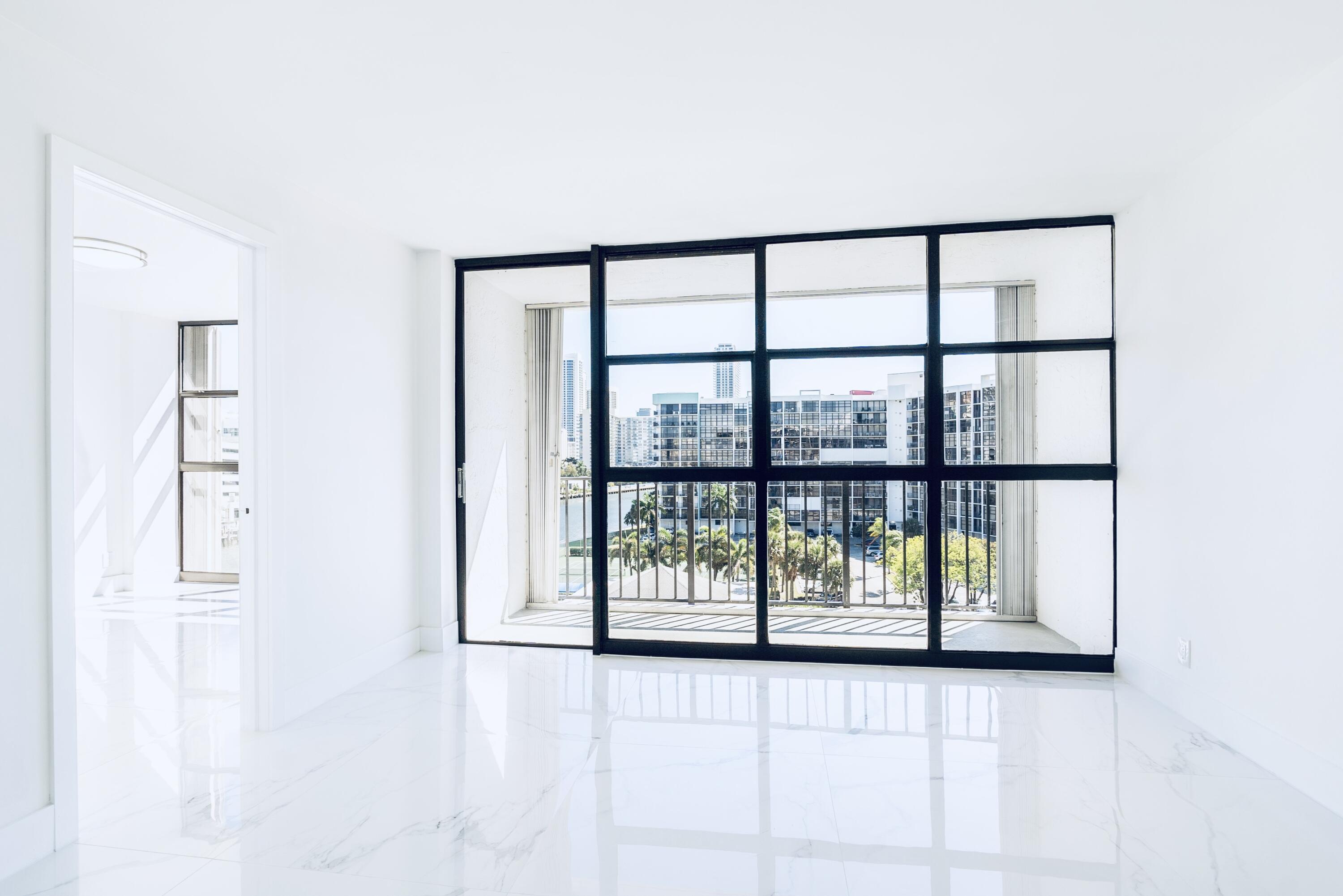 600 Parkview #718 Hallandale Beach, FL 33009