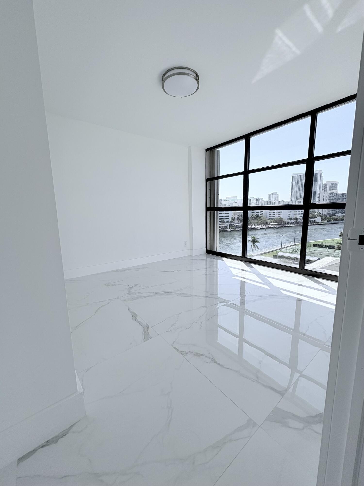 600 Parkview #718 Hallandale Beach, FL 33009