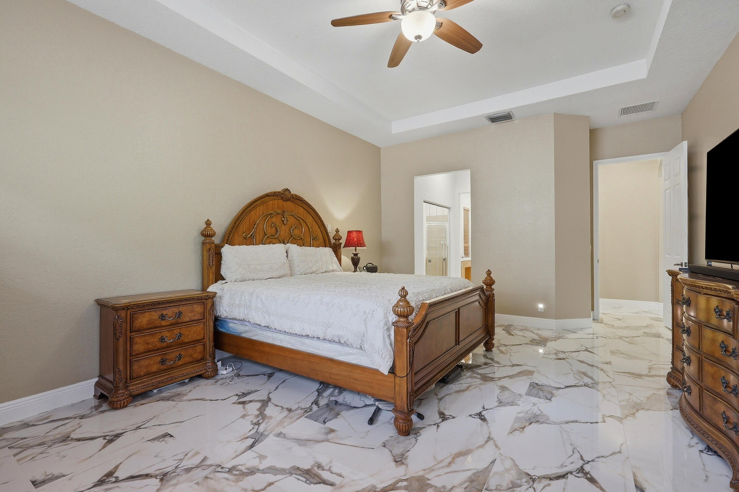 123 Via Santa Cruz Jupiter, FL 33458