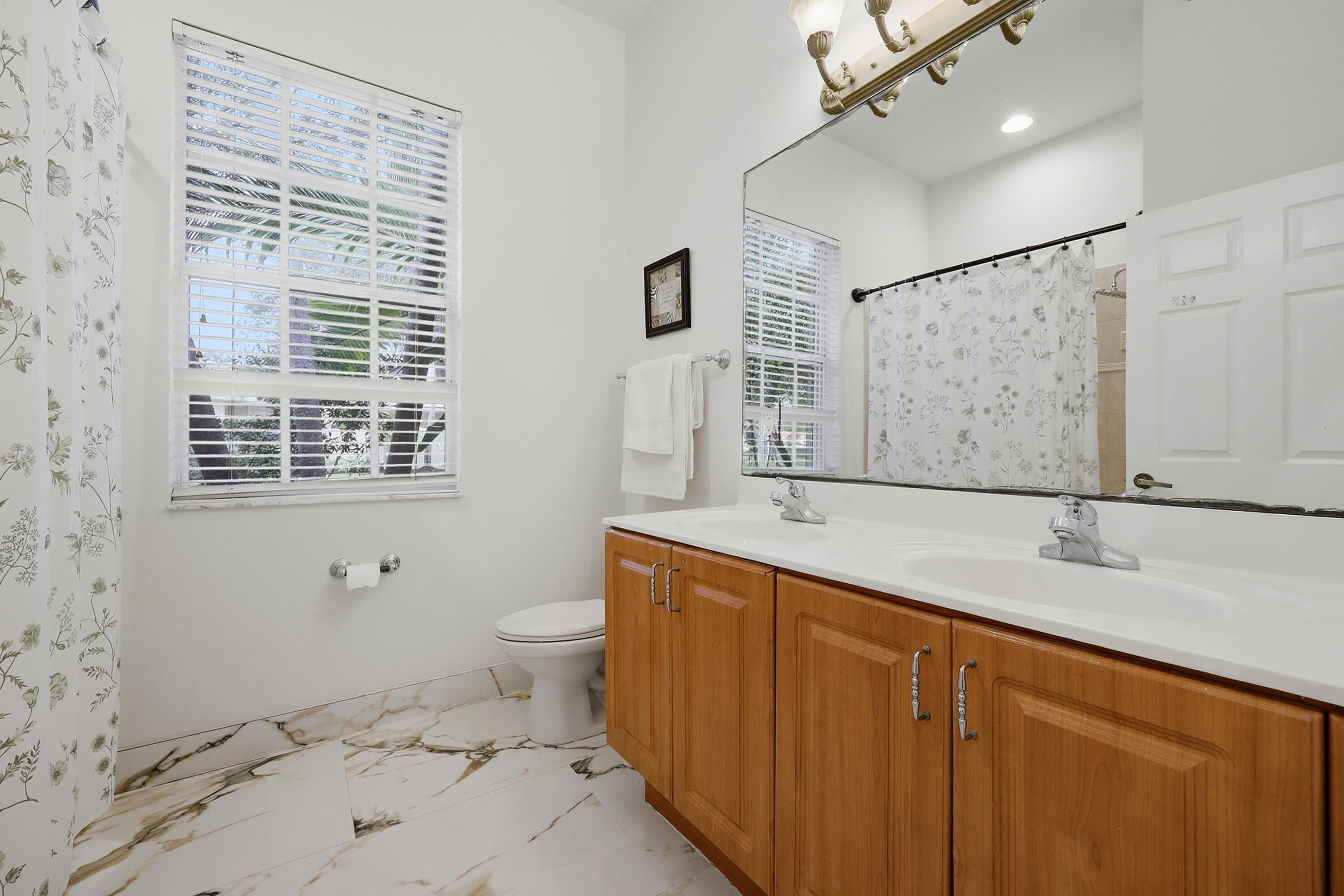 123 Via Santa Cruz Jupiter, FL 33458