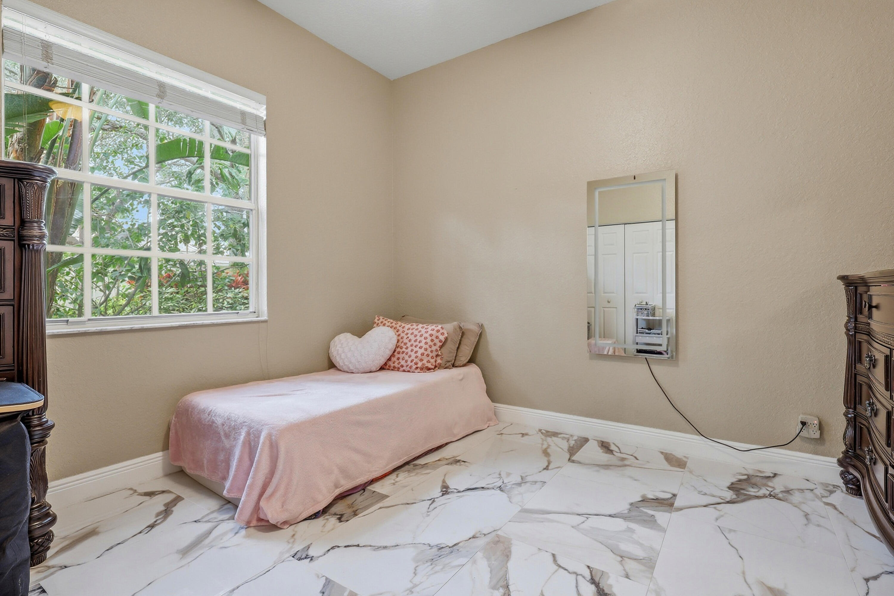 123 Via Santa Cruz Jupiter, FL 33458