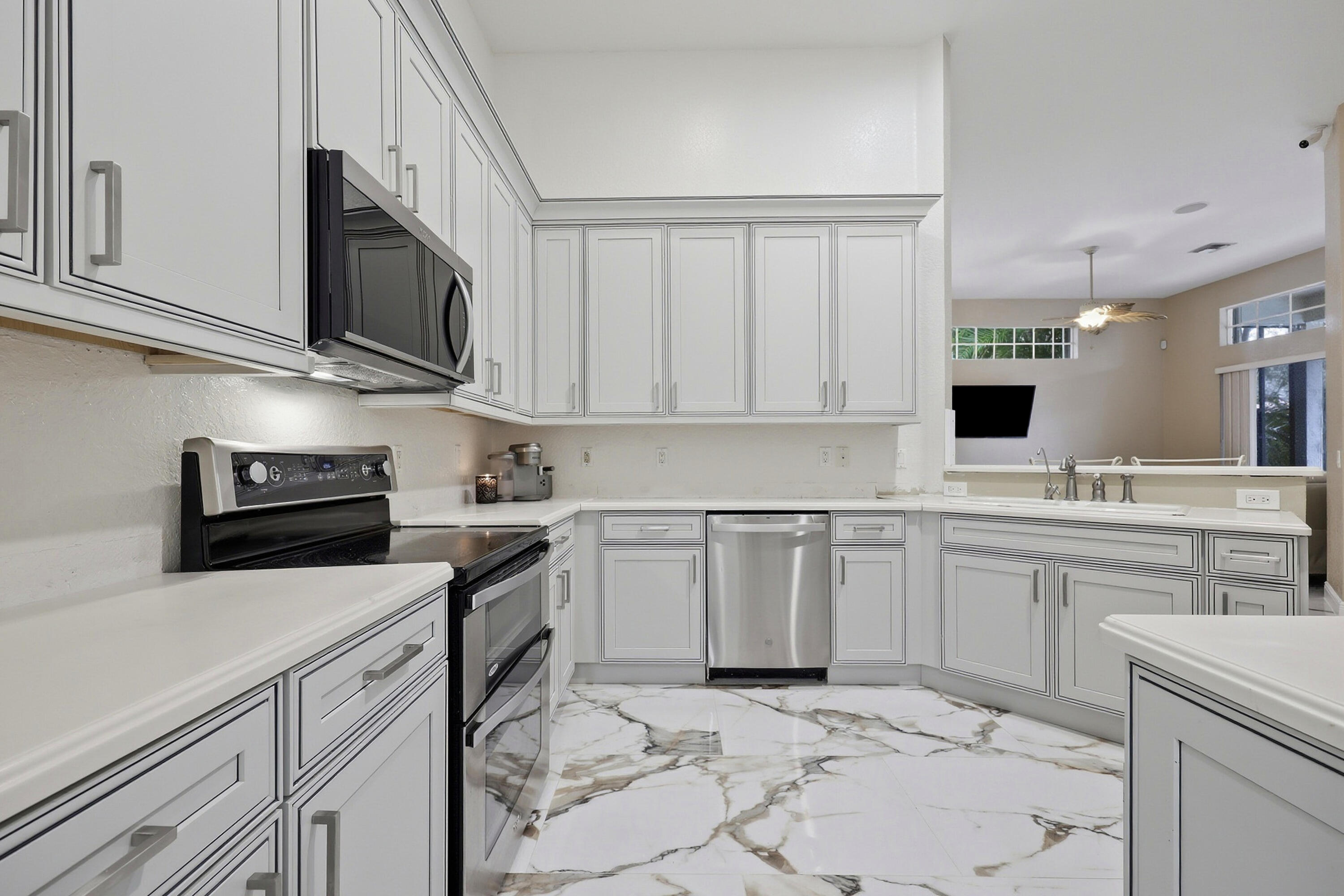 123 Via Santa Cruz Jupiter, FL 33458