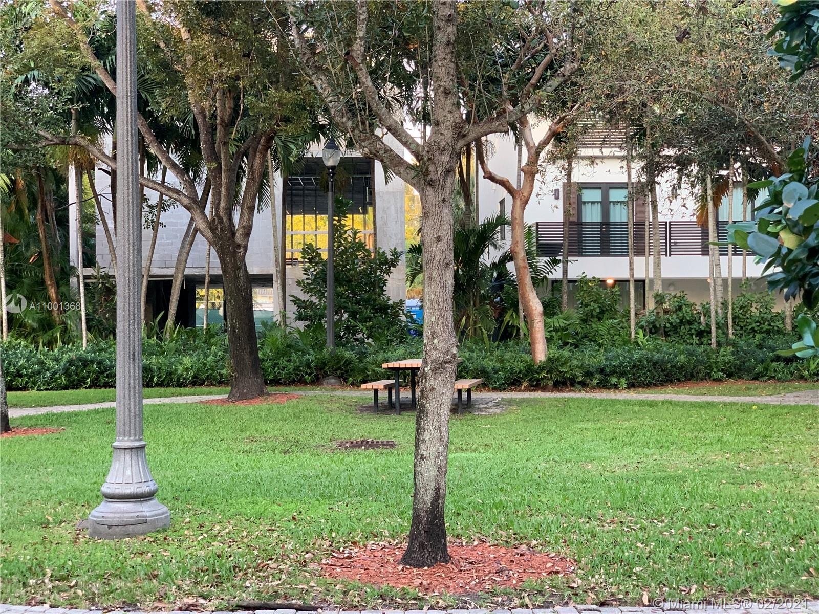 3510 W Glencoe St Miami, FL 33133