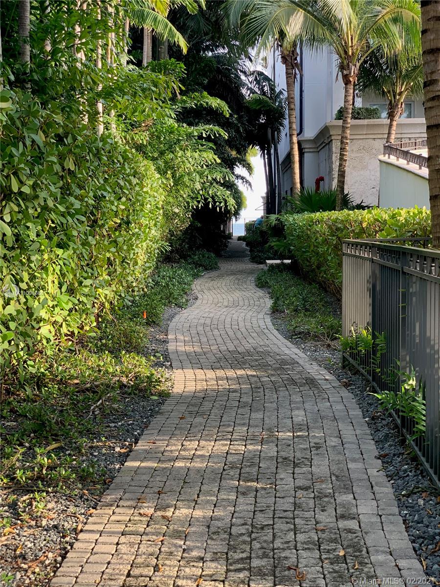 3510 W Glencoe St Miami, FL 33133