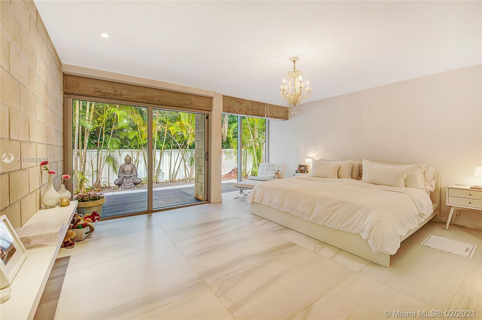 4135 Crawford Ave Miami, FL 33133