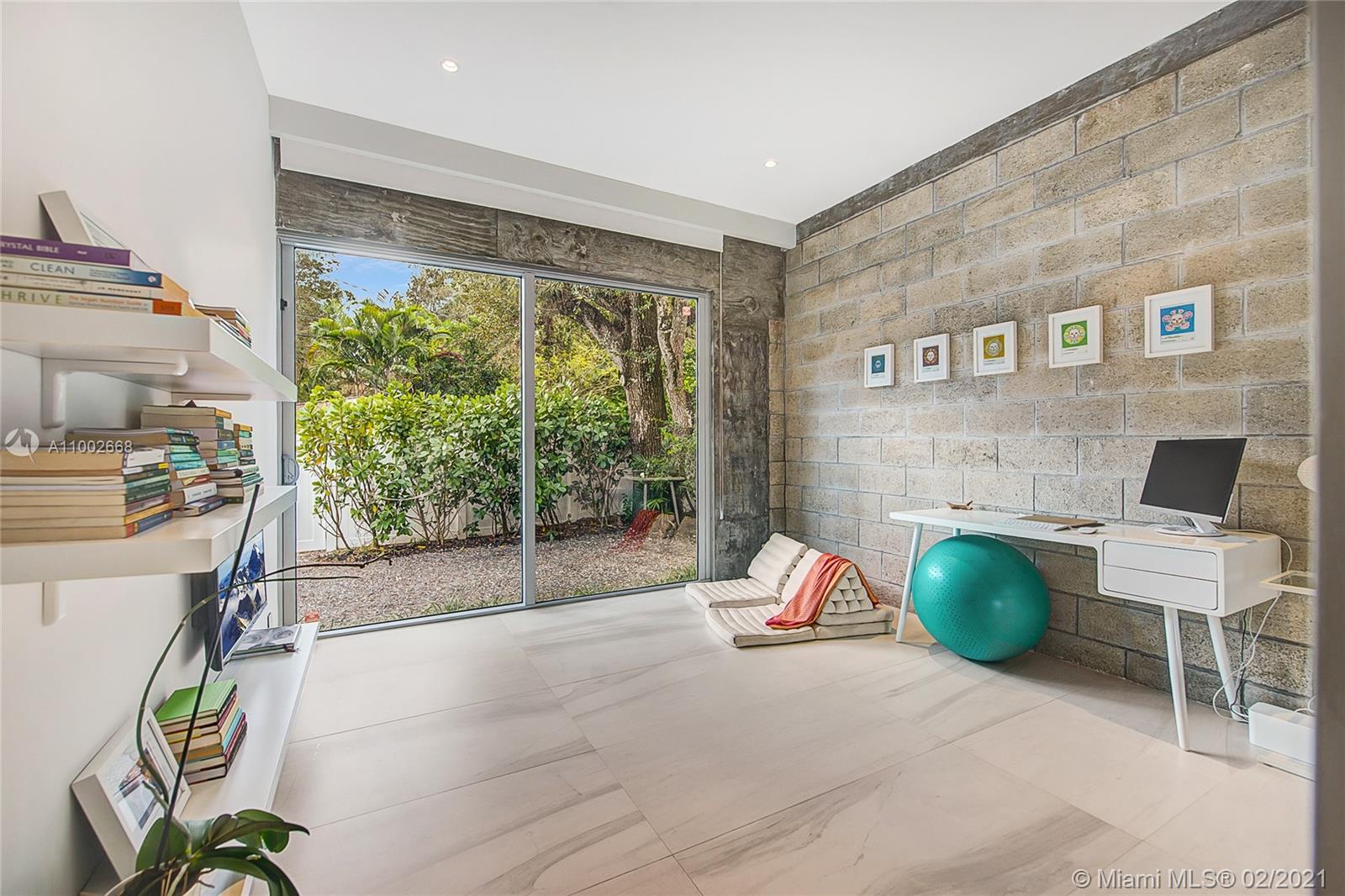 4135 Crawford Ave Miami, FL 33133