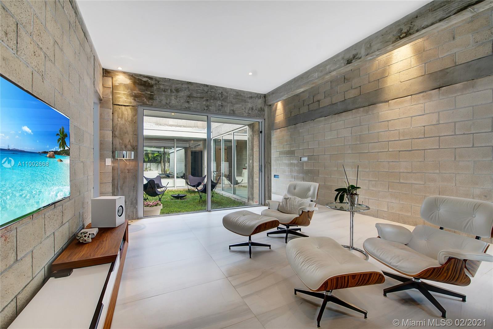 4135 Crawford Ave Miami, FL 33133