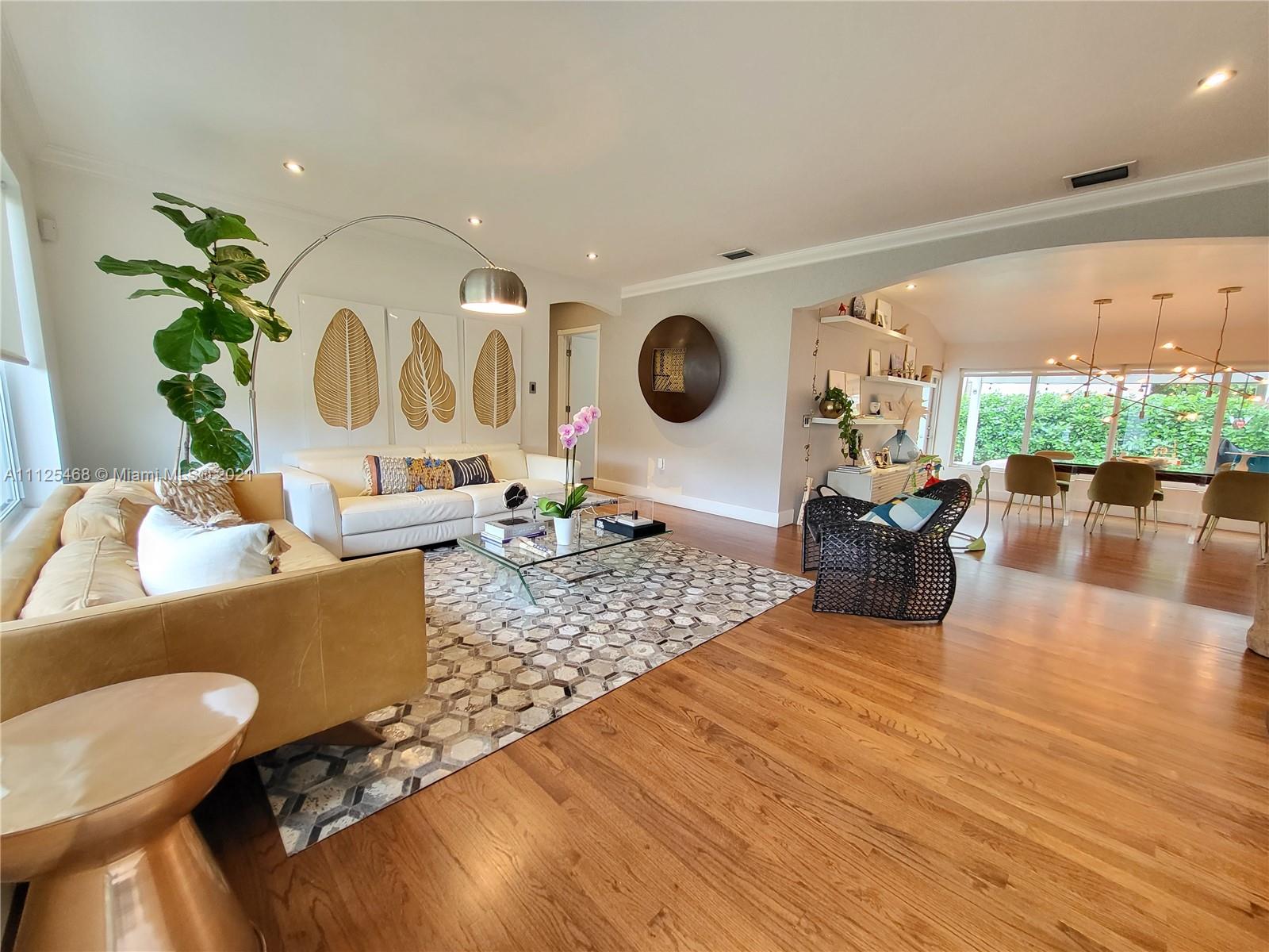 322 Velarde Ave