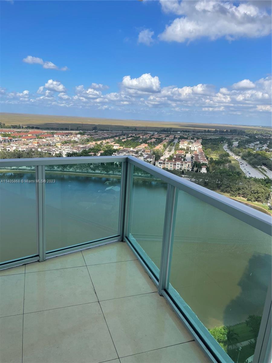 2641 N Flamingo Rd #2301N Sunrise, FL 33323