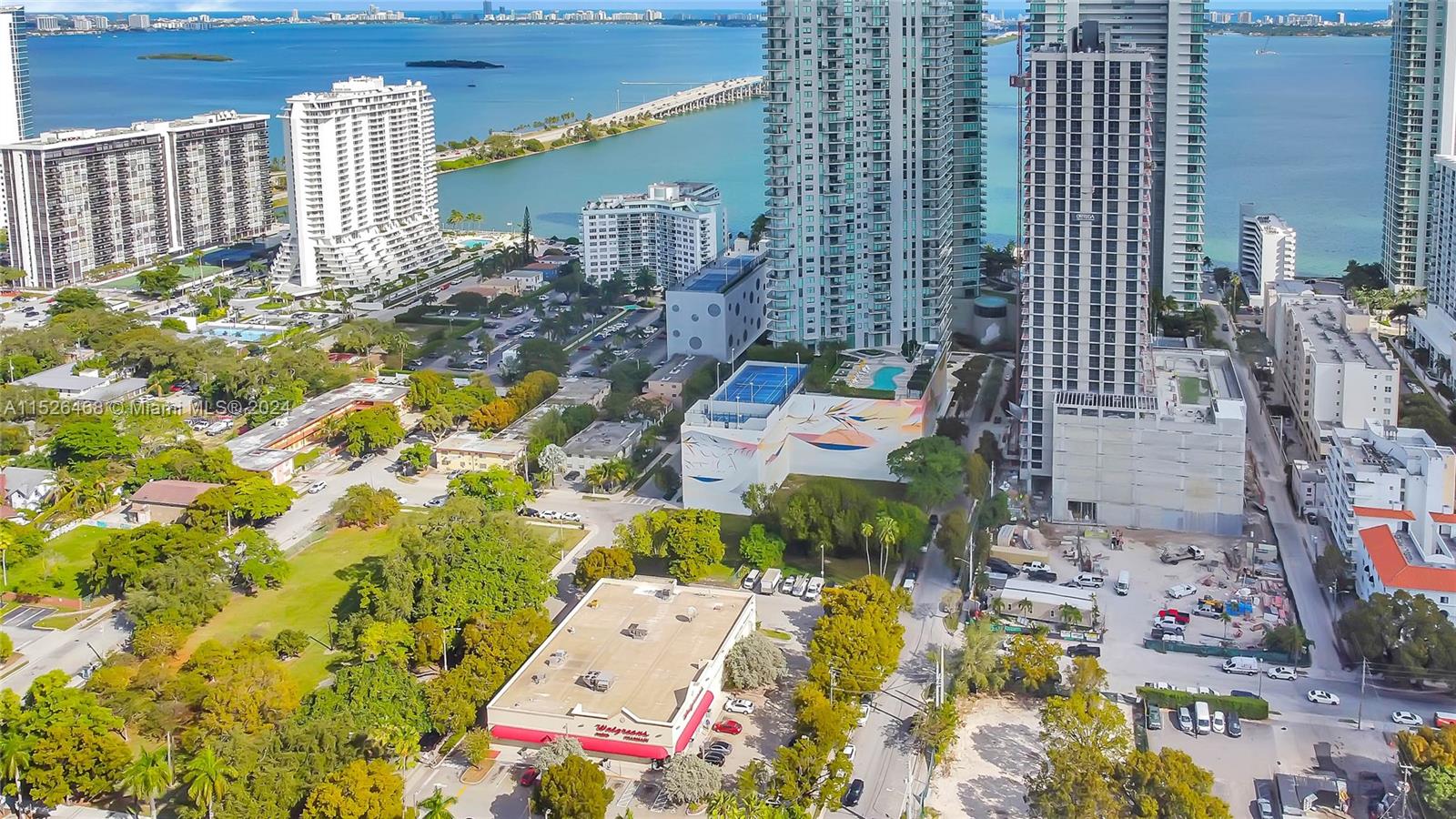 380 NE 32th St Miami, FL 33137