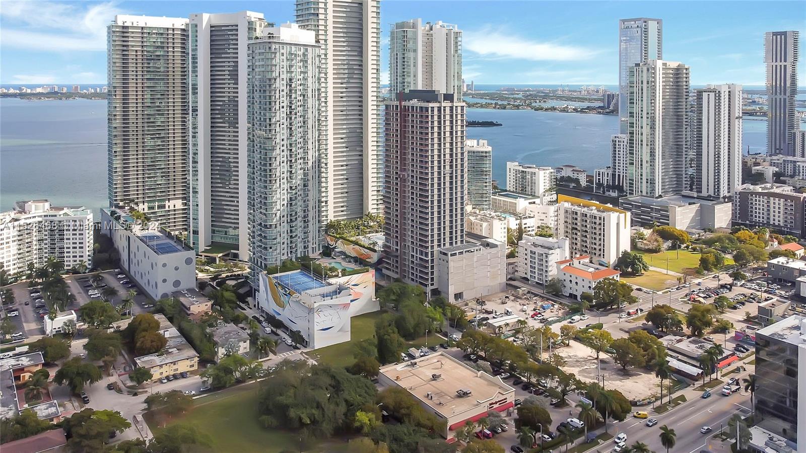 380 NE 32th St Miami, FL 33137