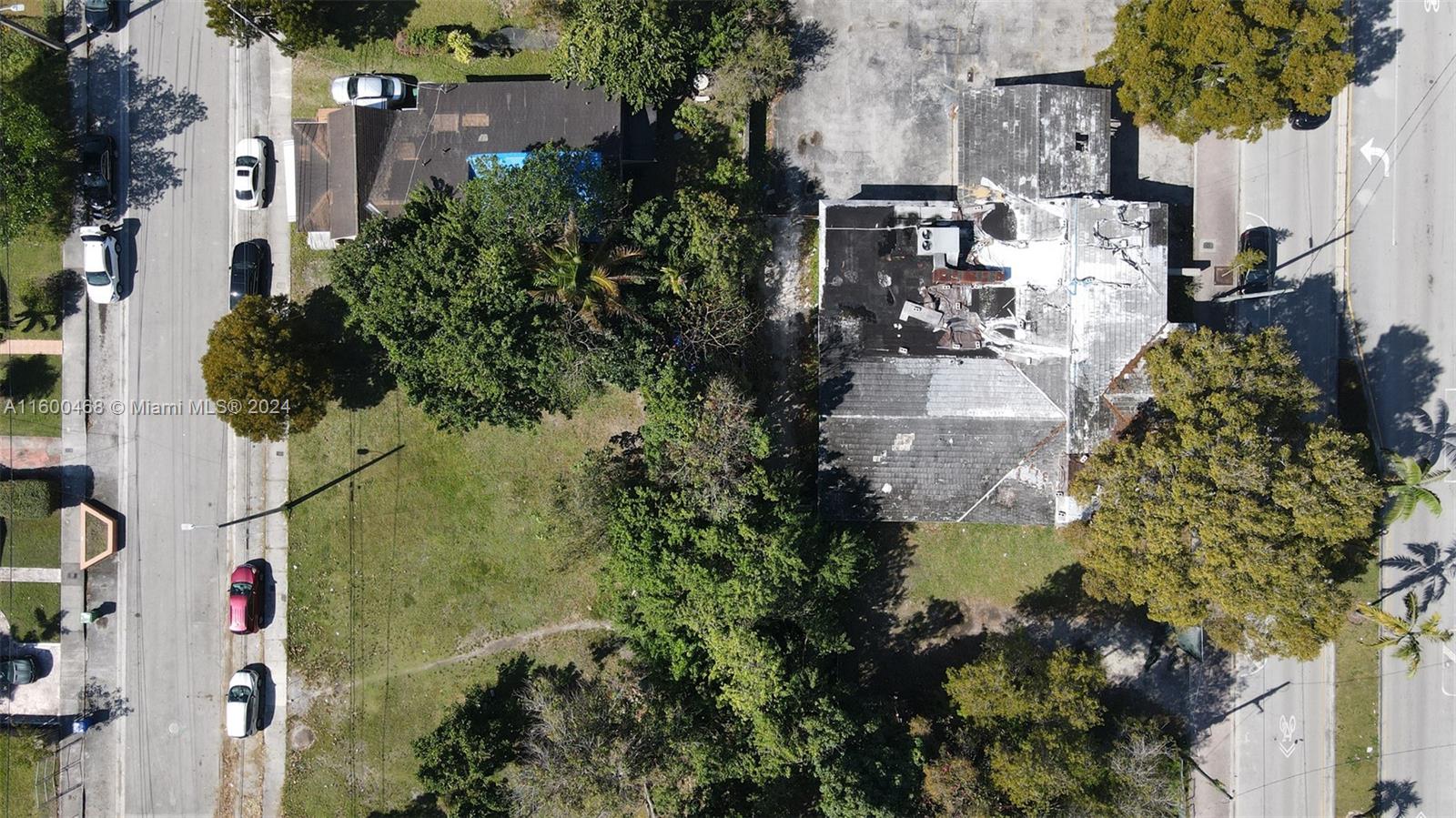 3373 Thomas Ave Miami, FL 33133