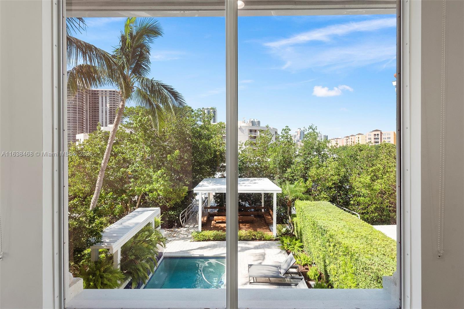 3780 NE 199th Ter Aventura, FL 33180