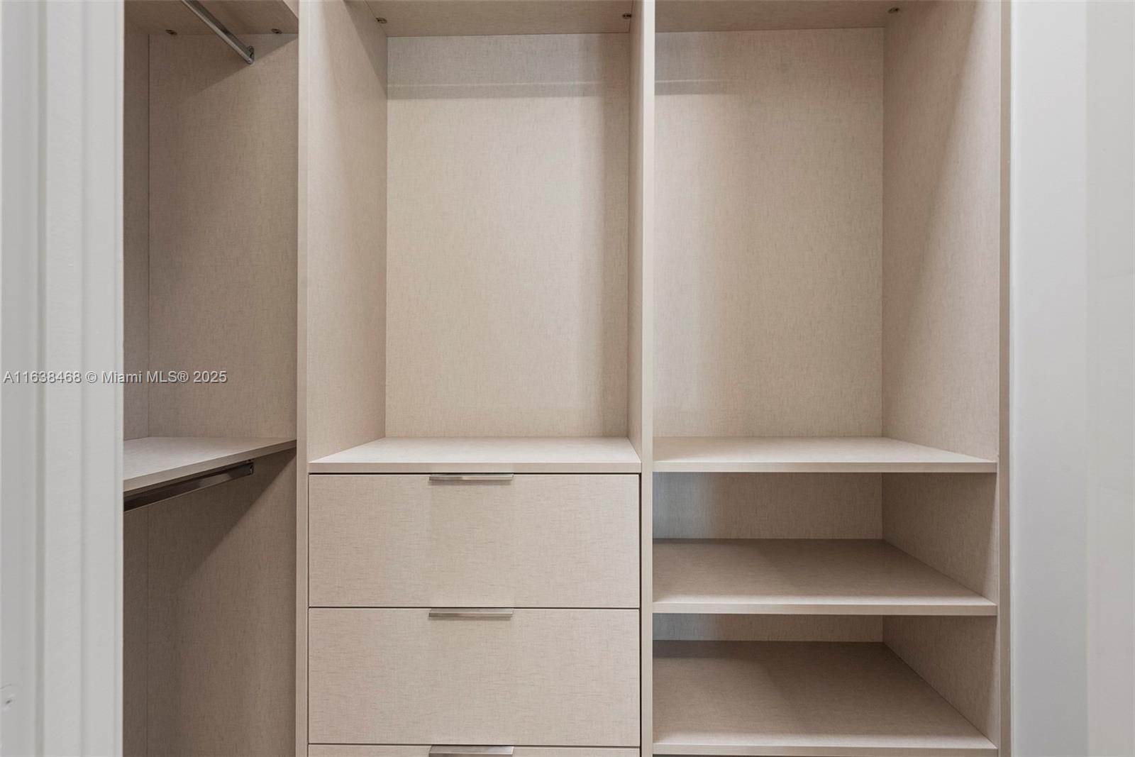 3780 NE 199th Ter Aventura, FL 33180