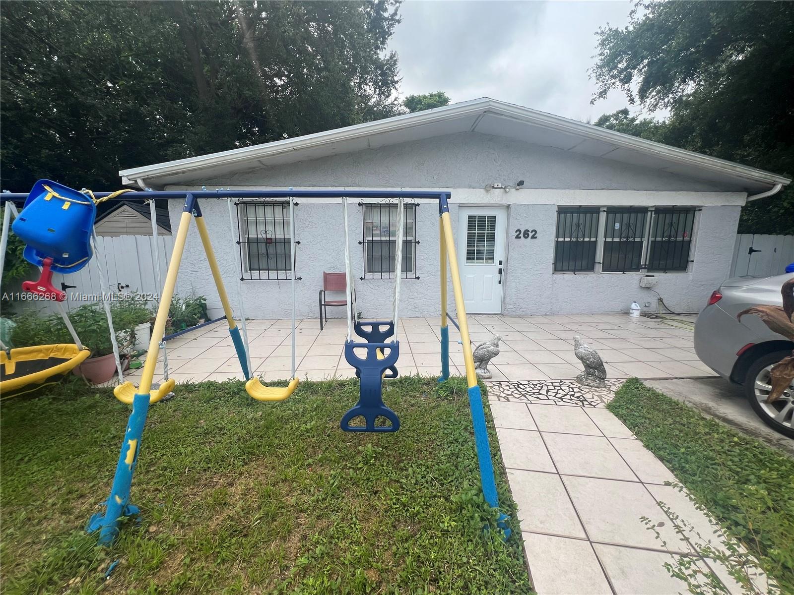 262 NW 75th St