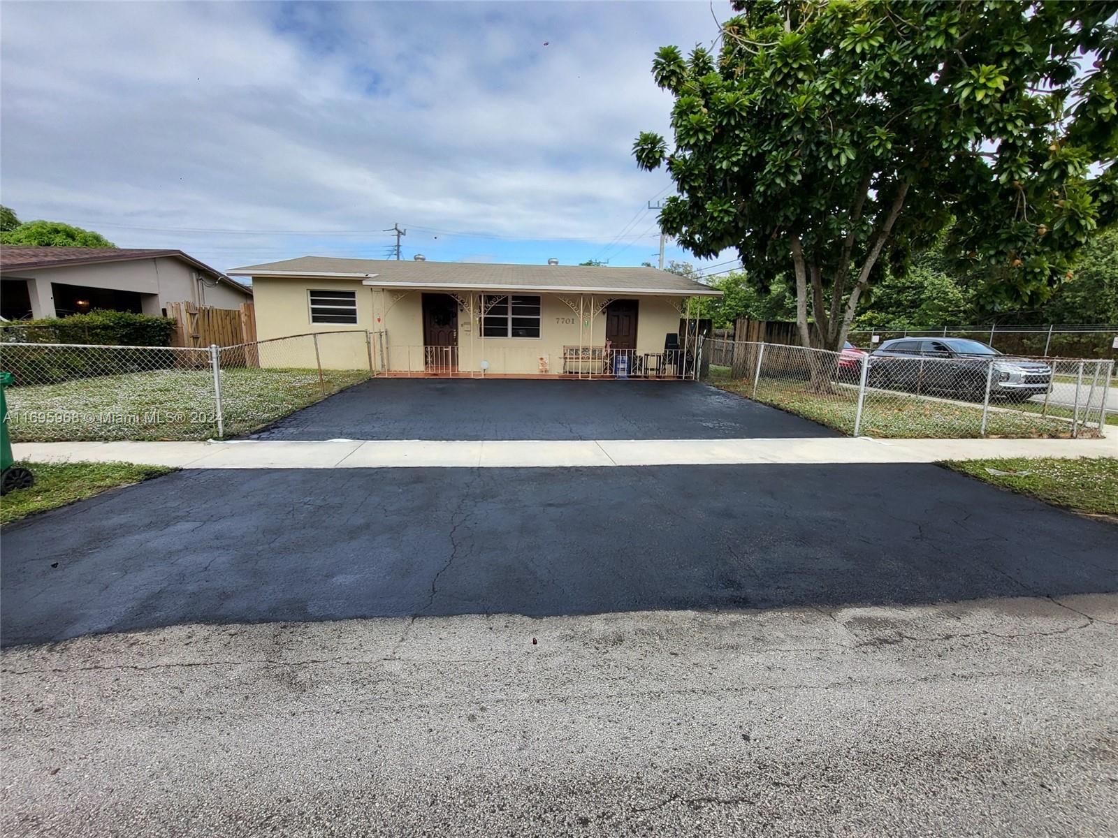 7701 NW 36th St