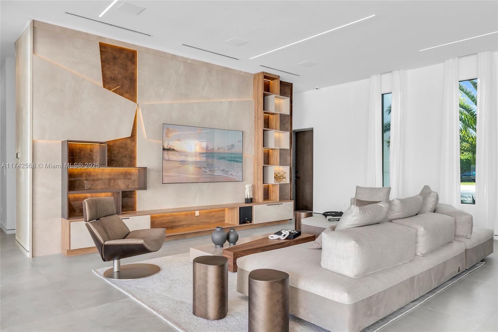 9890 SW 64th St Miami, FL 33173