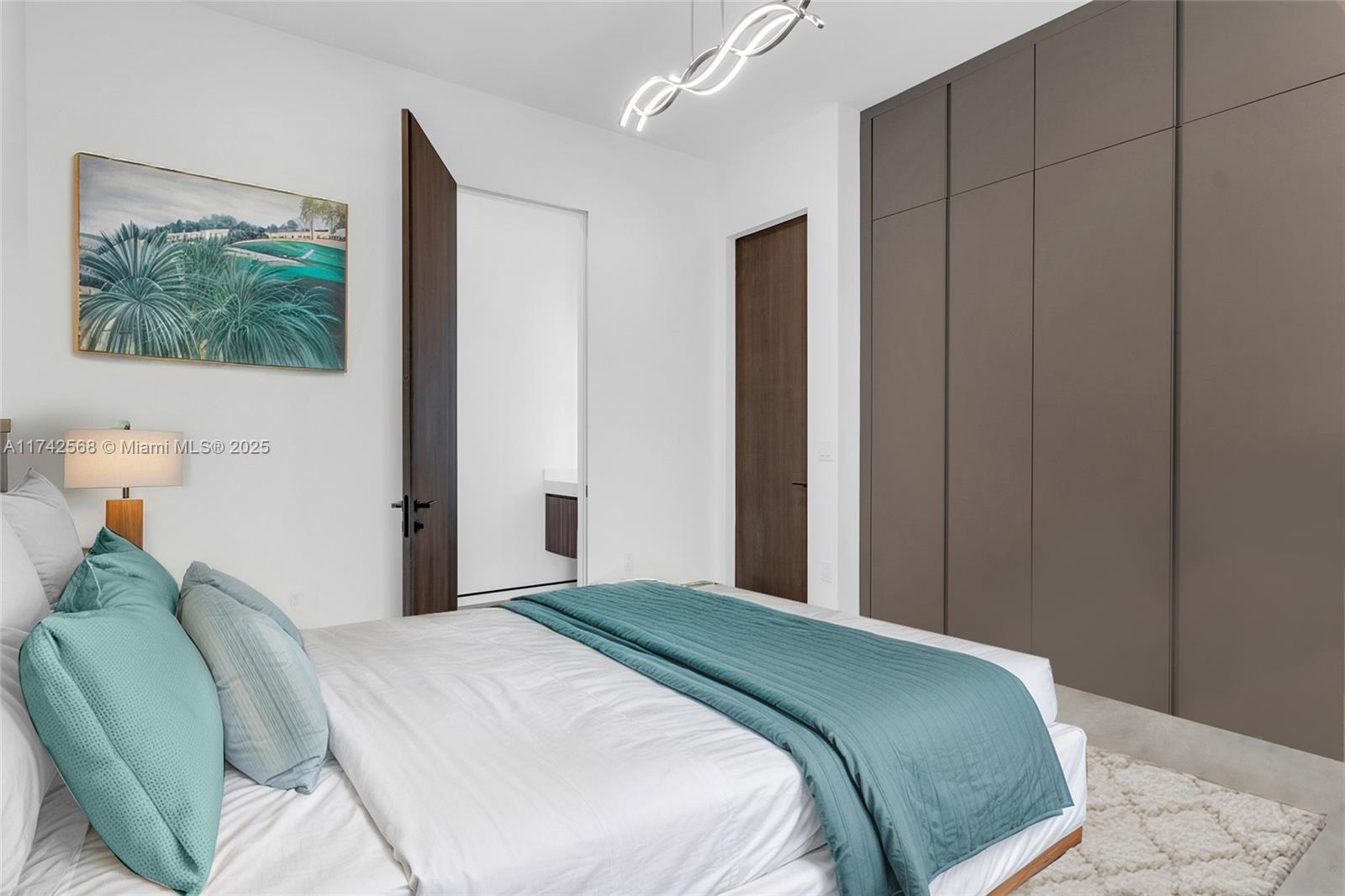 9890 SW 64th St Miami, FL 33173