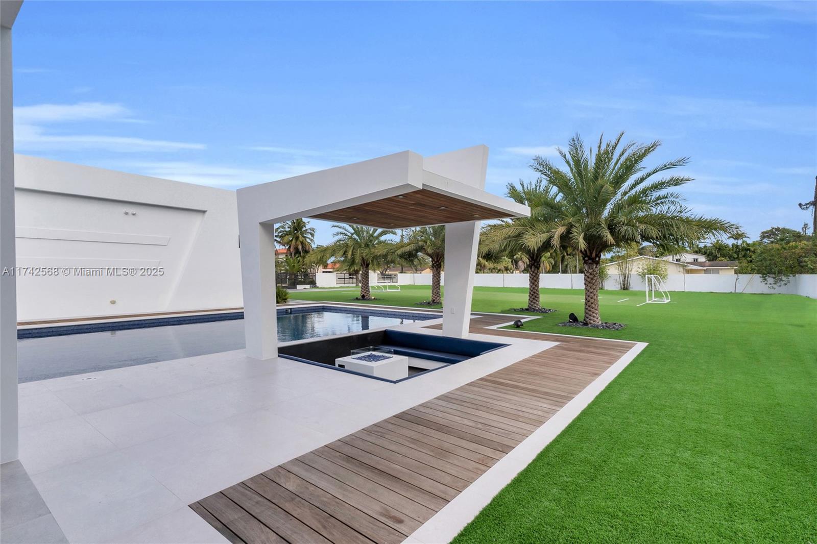 9890 SW 64th St Miami, FL 33173