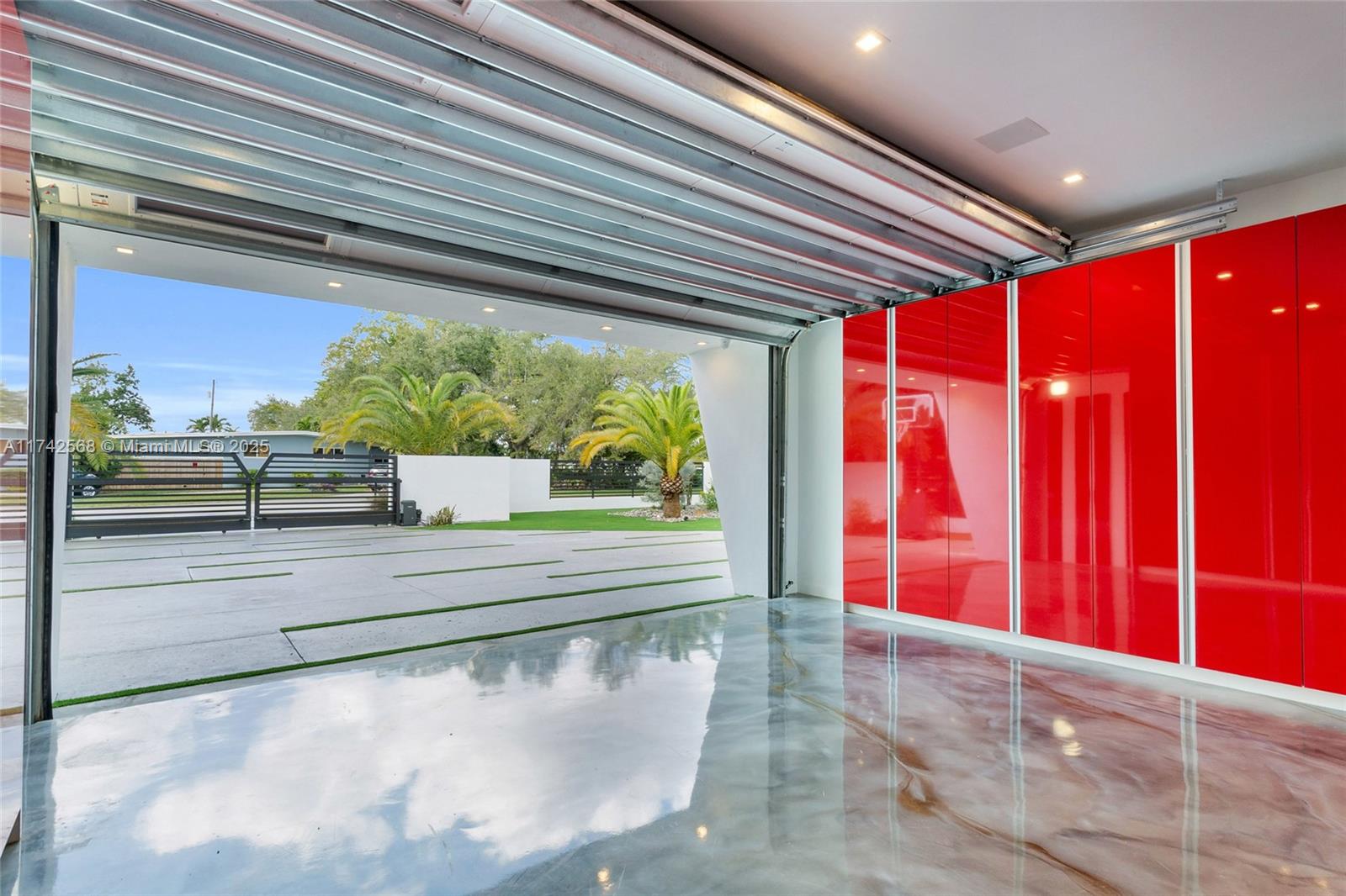 9890 SW 64th St Miami, FL 33173