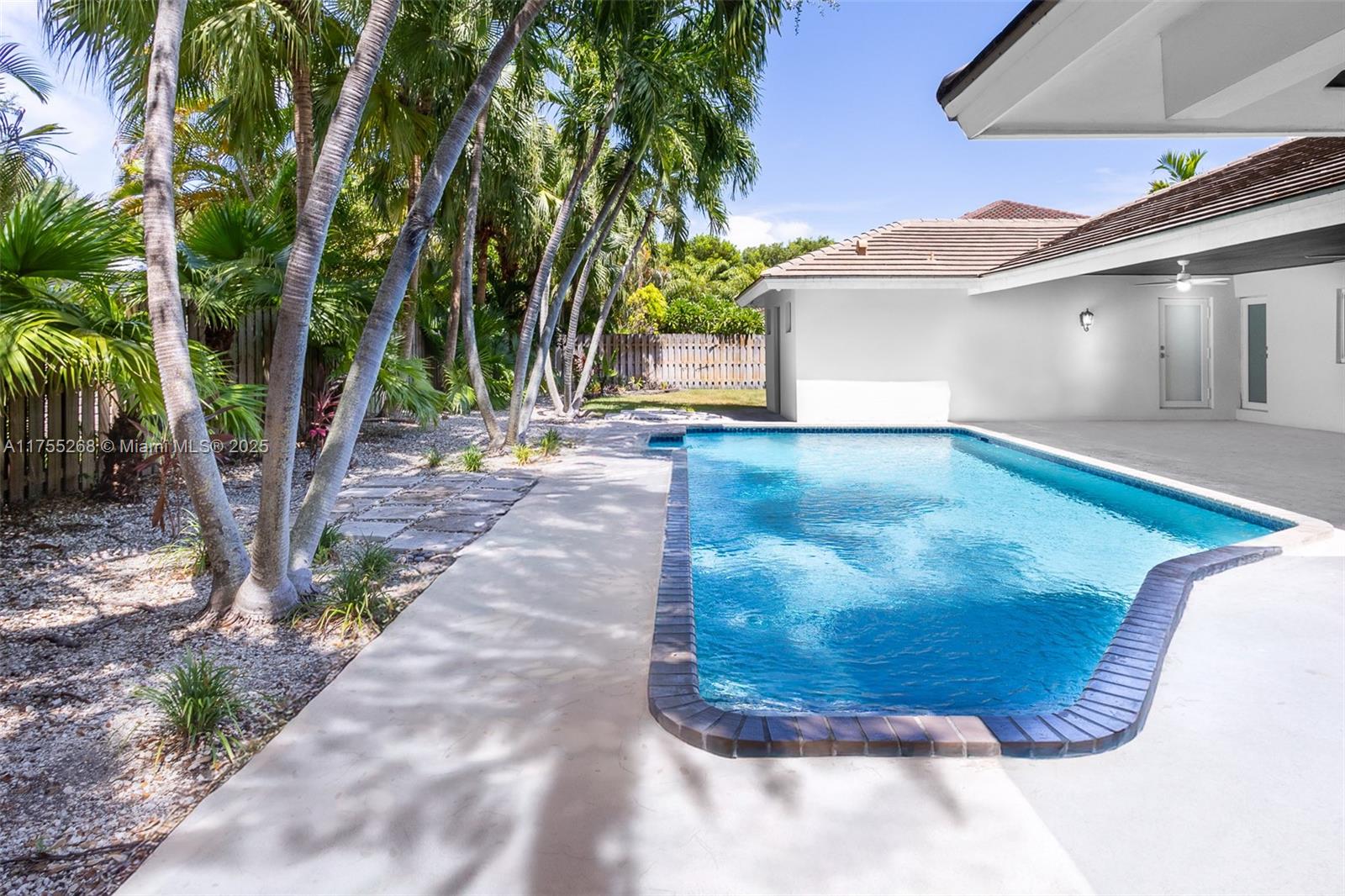 8513 SW 169th Ter,Palmetto Bay, FL 33157