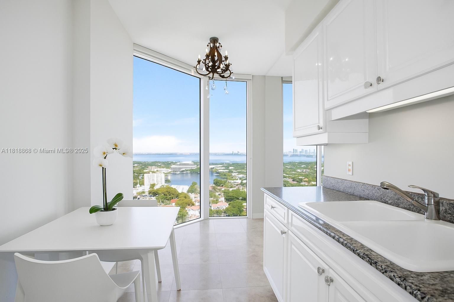 image Green Diamond Condo8