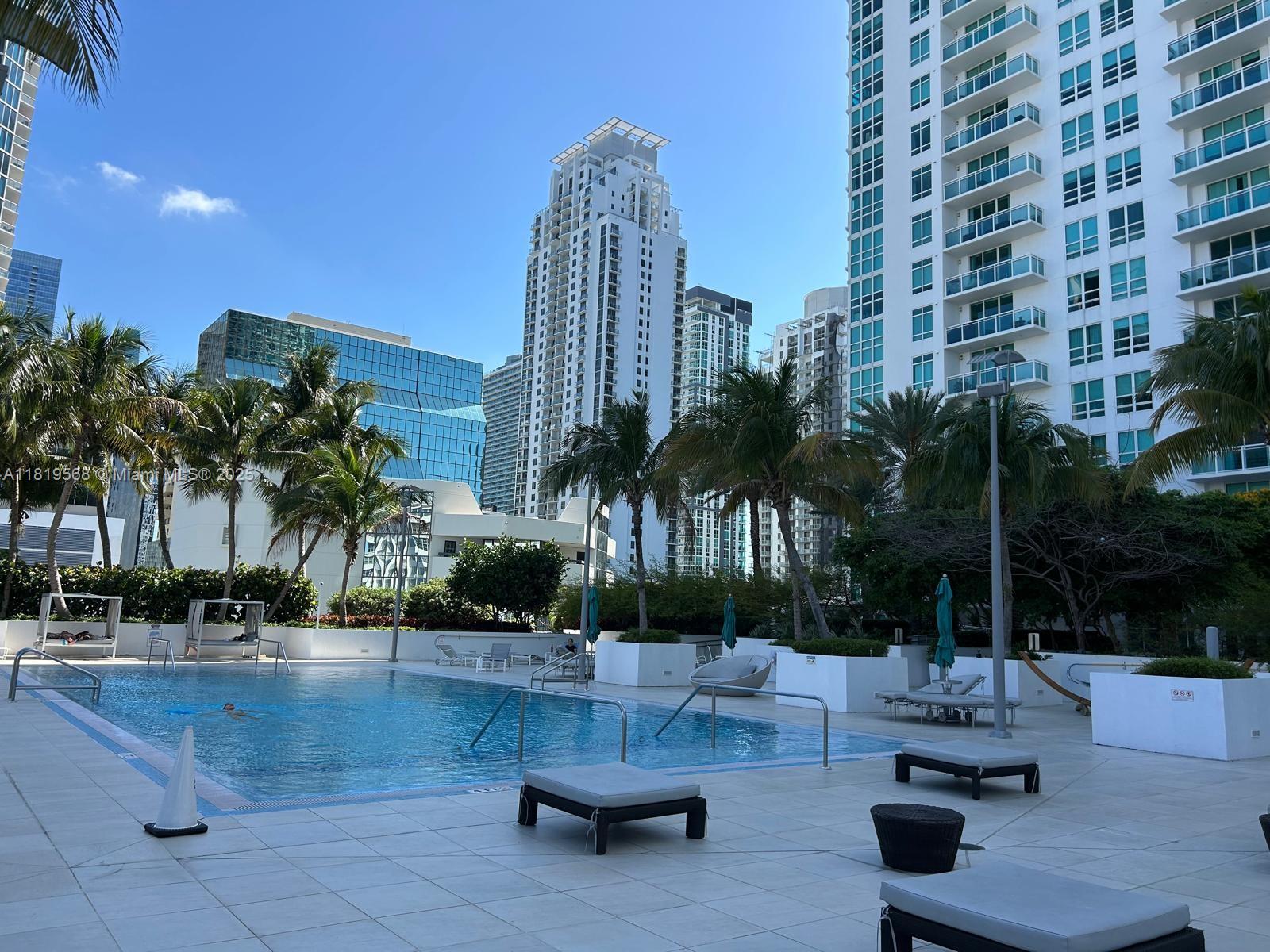 950 Brickell Bay Dr #3402