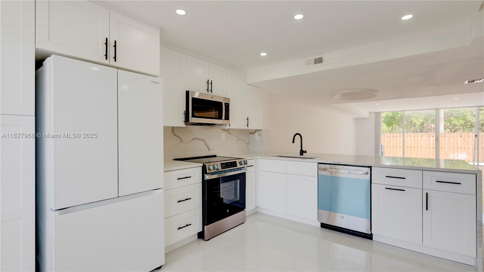 933 NE 24th Ave #169 Hallandale Beach, FL 33009