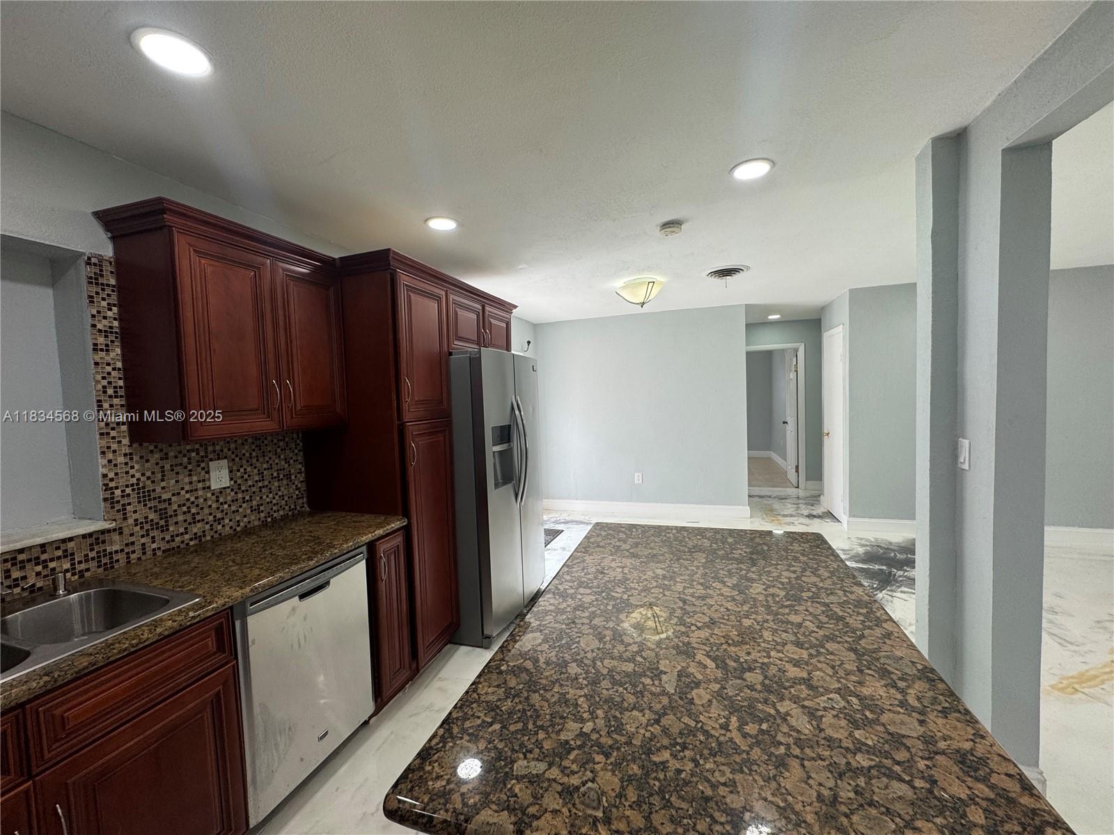 115 Sierra Dr Miami, FL 33179