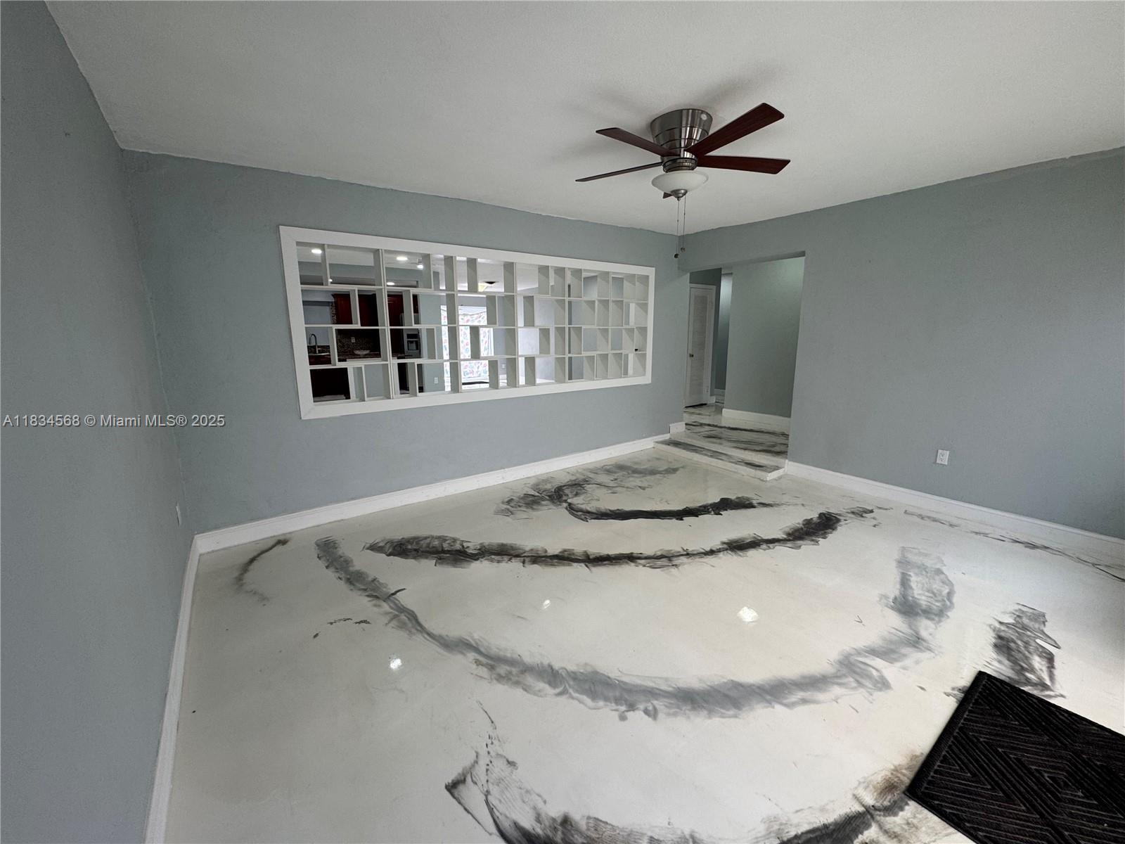 115 Sierra Dr Miami, FL 33179