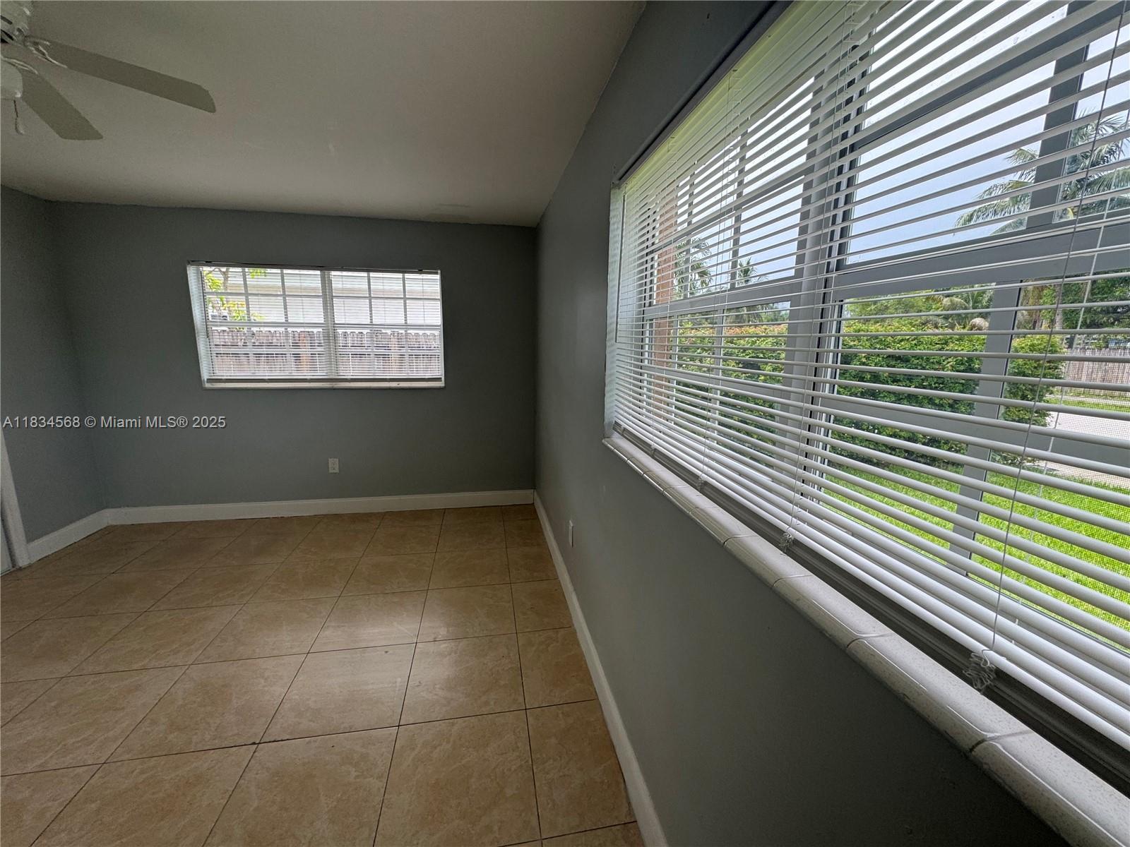 115 Sierra Dr Miami, FL 33179