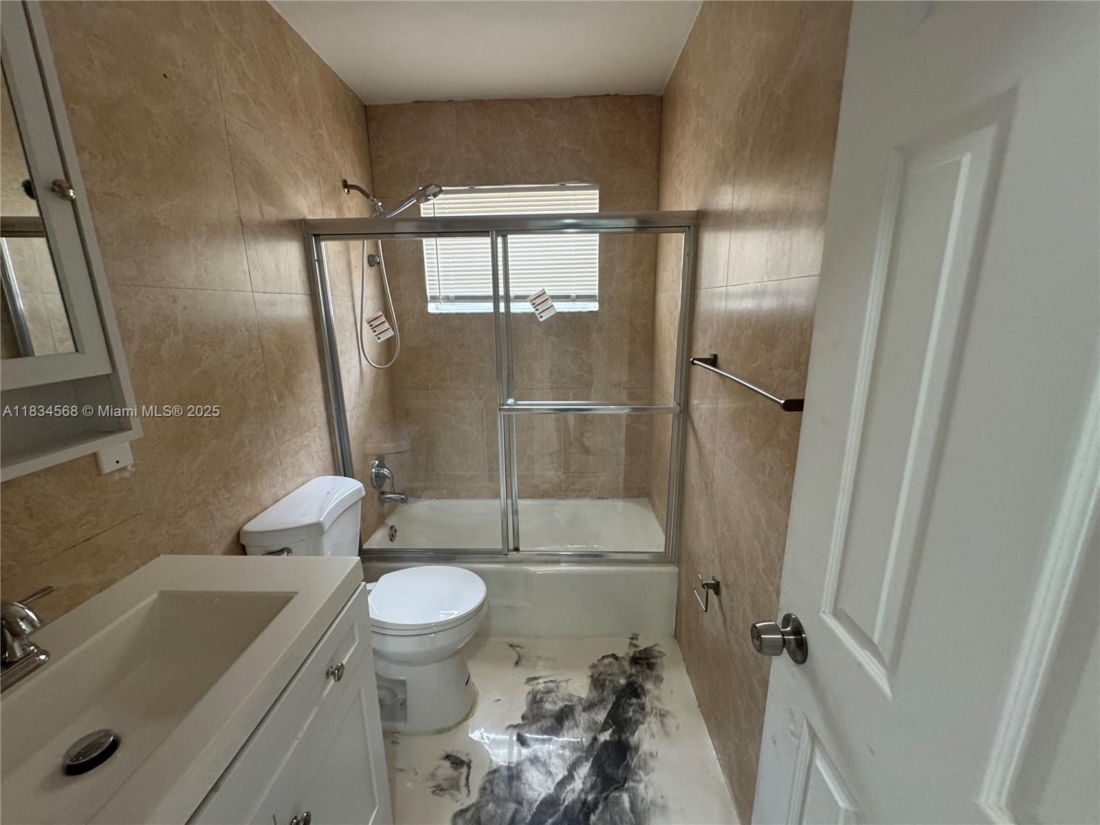 115 Sierra Dr Miami, FL 33179