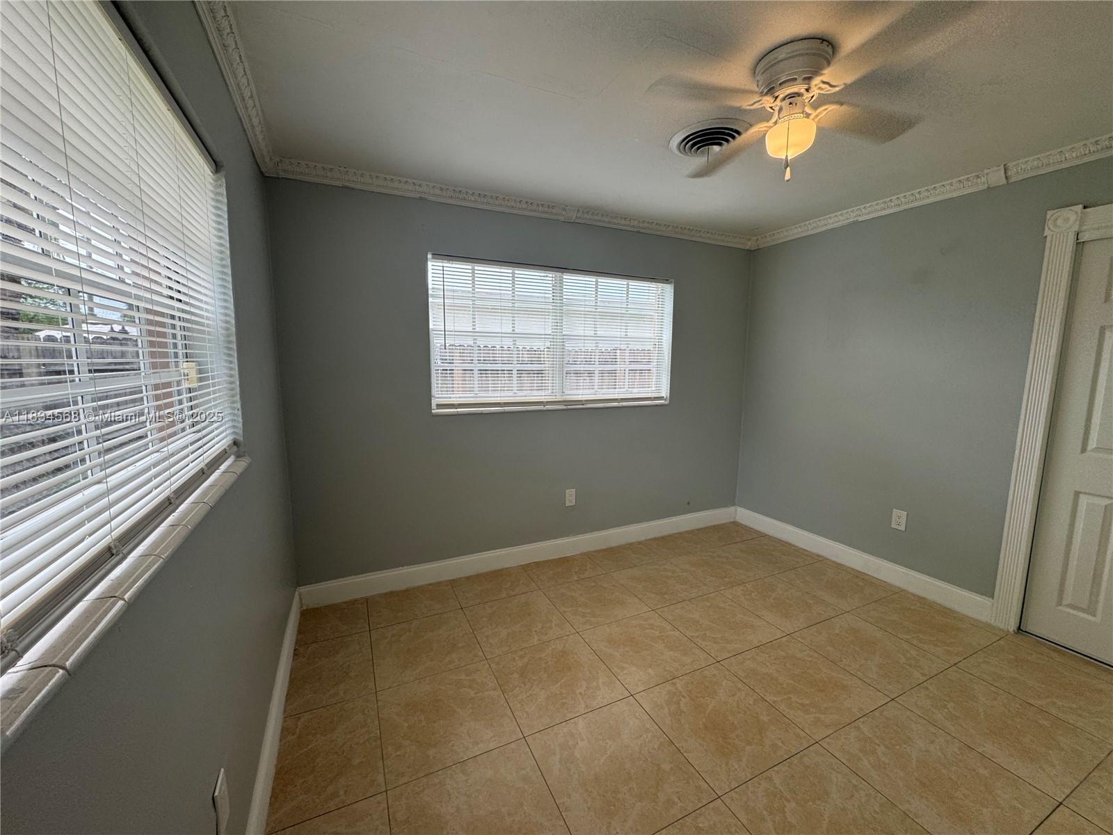 115 Sierra Dr Miami, FL 33179