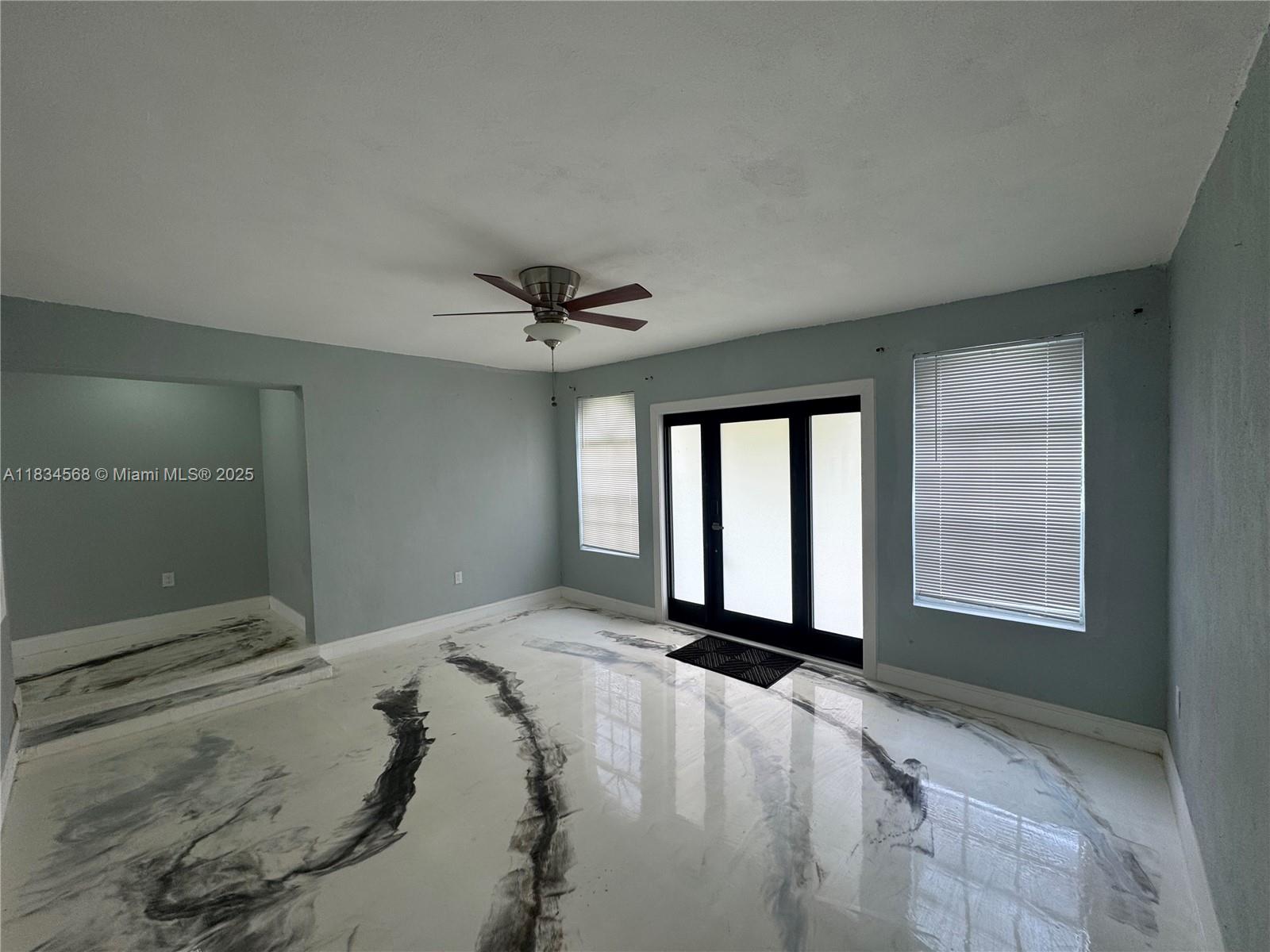 115 Sierra Dr Miami, FL 33179