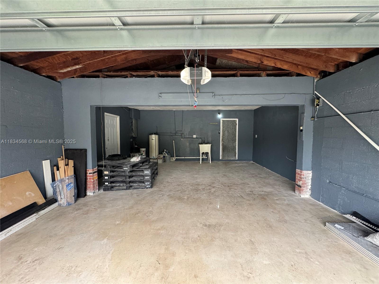 115 Sierra Dr Miami, FL 33179