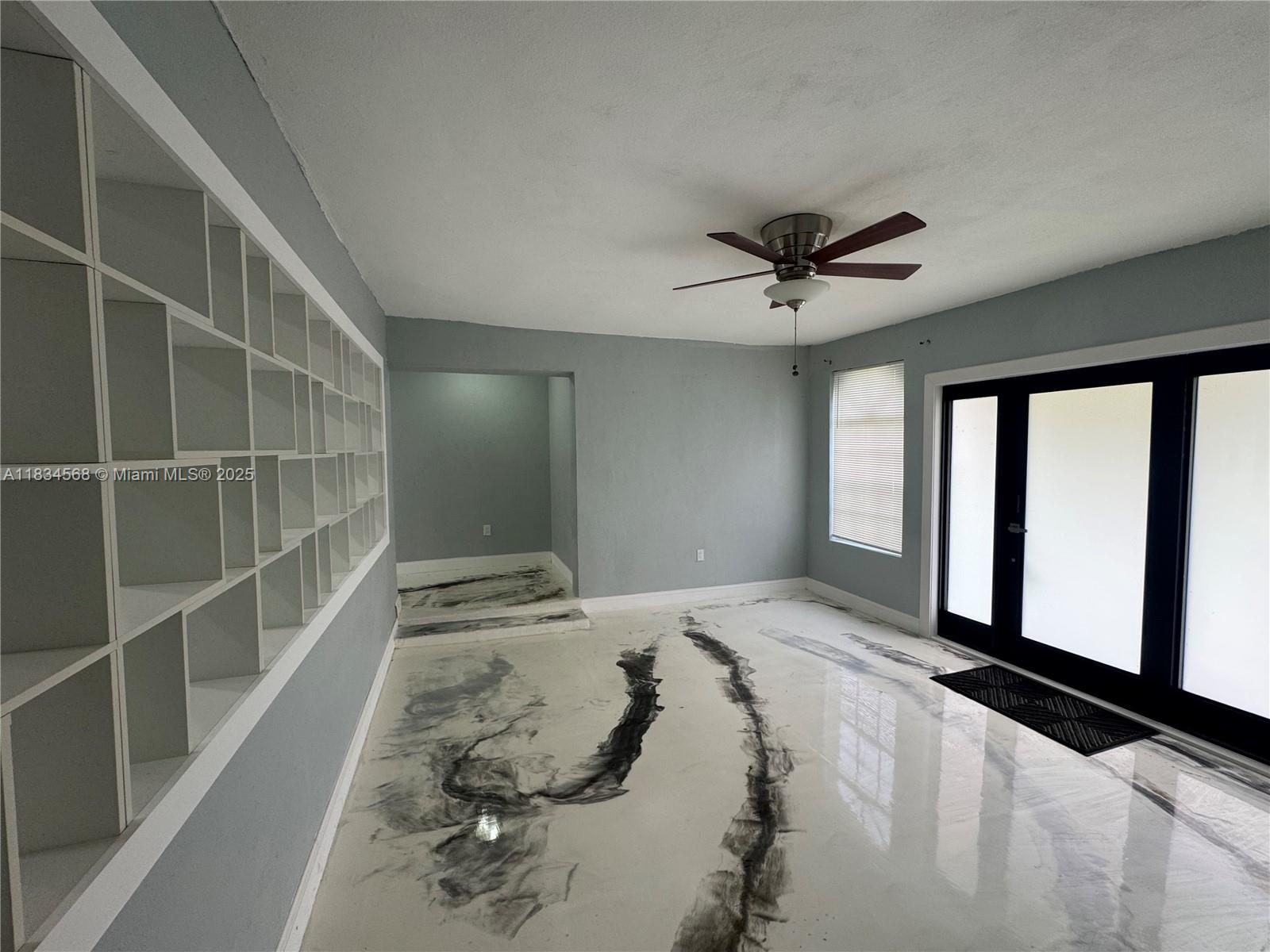 115 Sierra Dr Miami, FL 33179