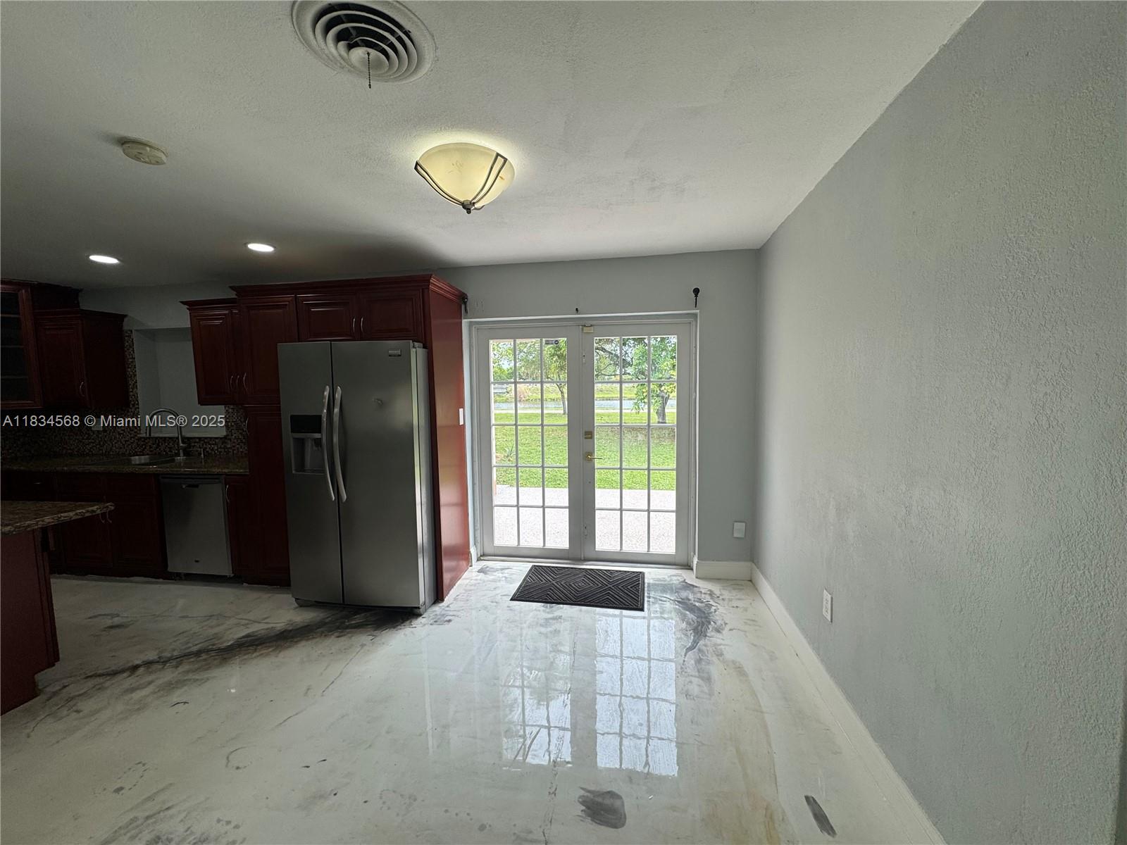 115 Sierra Dr Miami, FL 33179