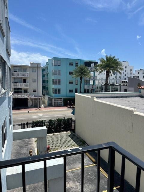 720 Collins Ave #310