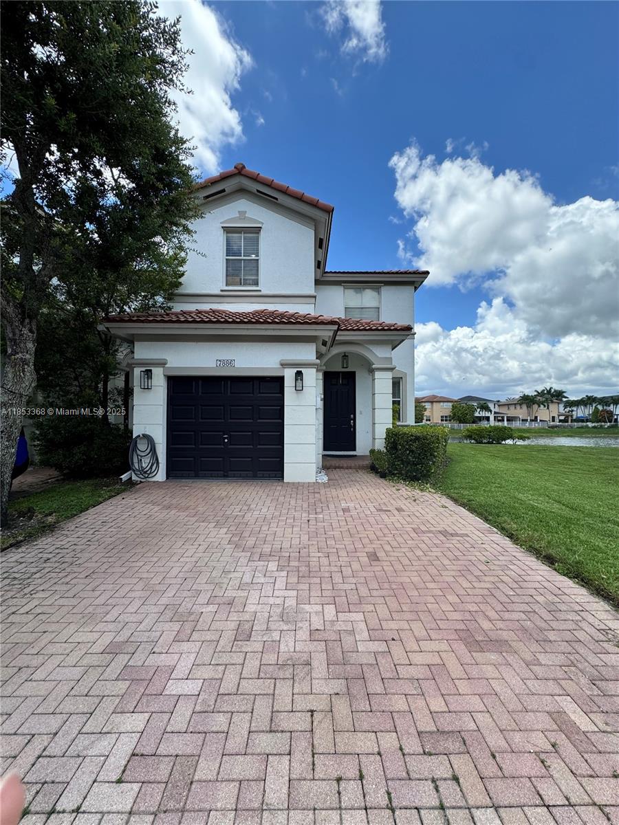 7886 NW 110th Ave