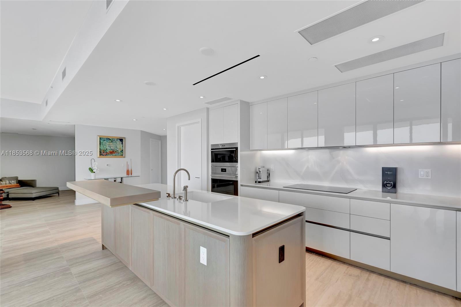 525 N Fort Lauderdale Bch Blvd #802 Fort Lauderdale, FL 33304