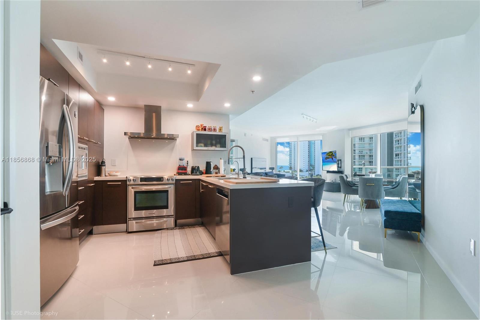250 Sunny Isles Blvd #3-806